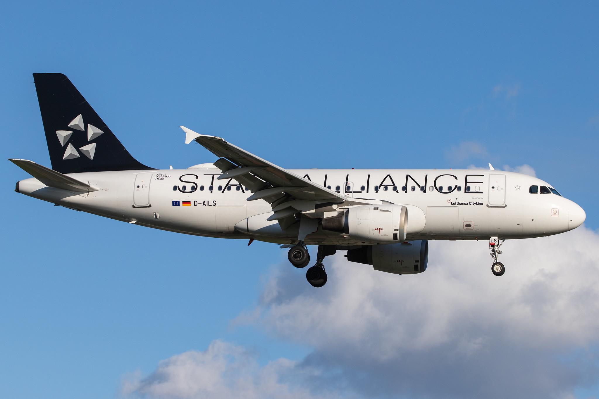 Hamburg Airport: Lufthansa (LH / DLH) |  Livery: Star Alliance Livery | Operator: Lufthansa CityLine |  Airbus A319-114 A319 | D-AILS | MSN 0729