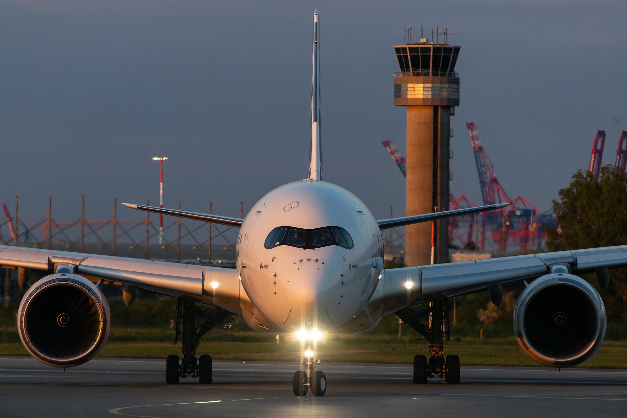 Hamburg Finkenwerder: Airbus (/ AIB) |  Airbus A350-1041 A35K | F-WMIL | MSN 059
