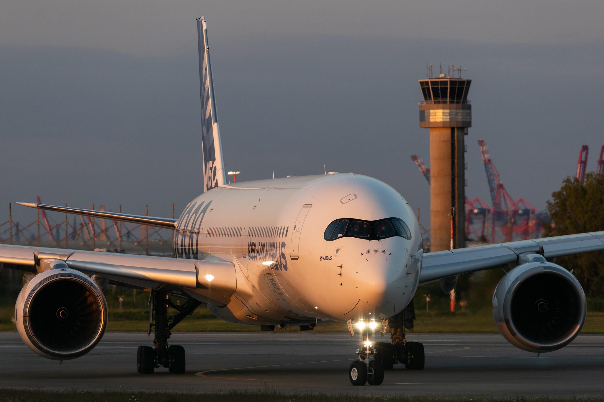 Hamburg Finkenwerder: Airbus (/ AIB) |  Airbus A350-1041 A35K | F-WMIL | MSN 059