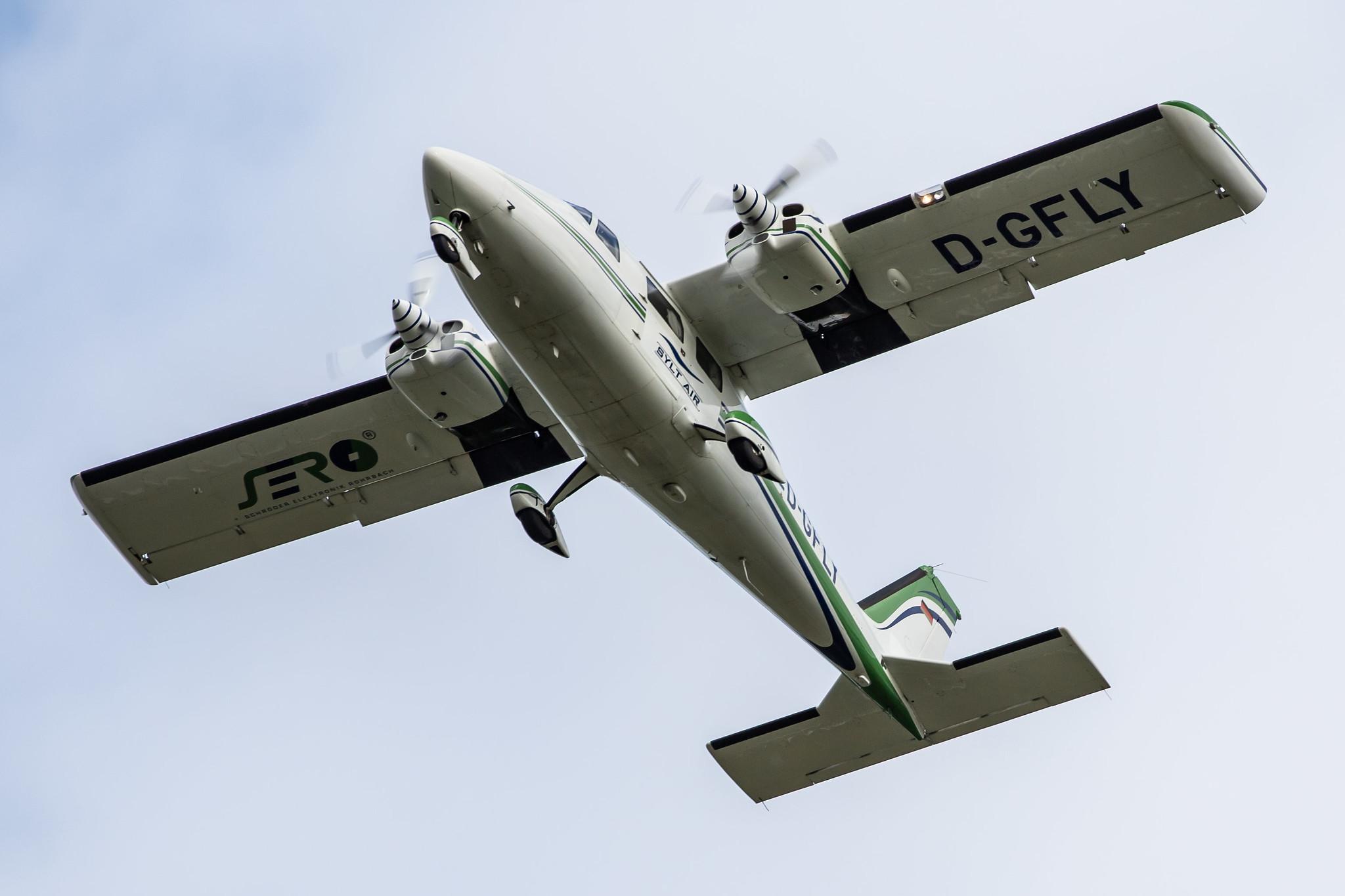 Hamburg Airport: Sylt Air (/ AWU) |  Partenavia P68C P68 | D-GFLY | MSN 455/C