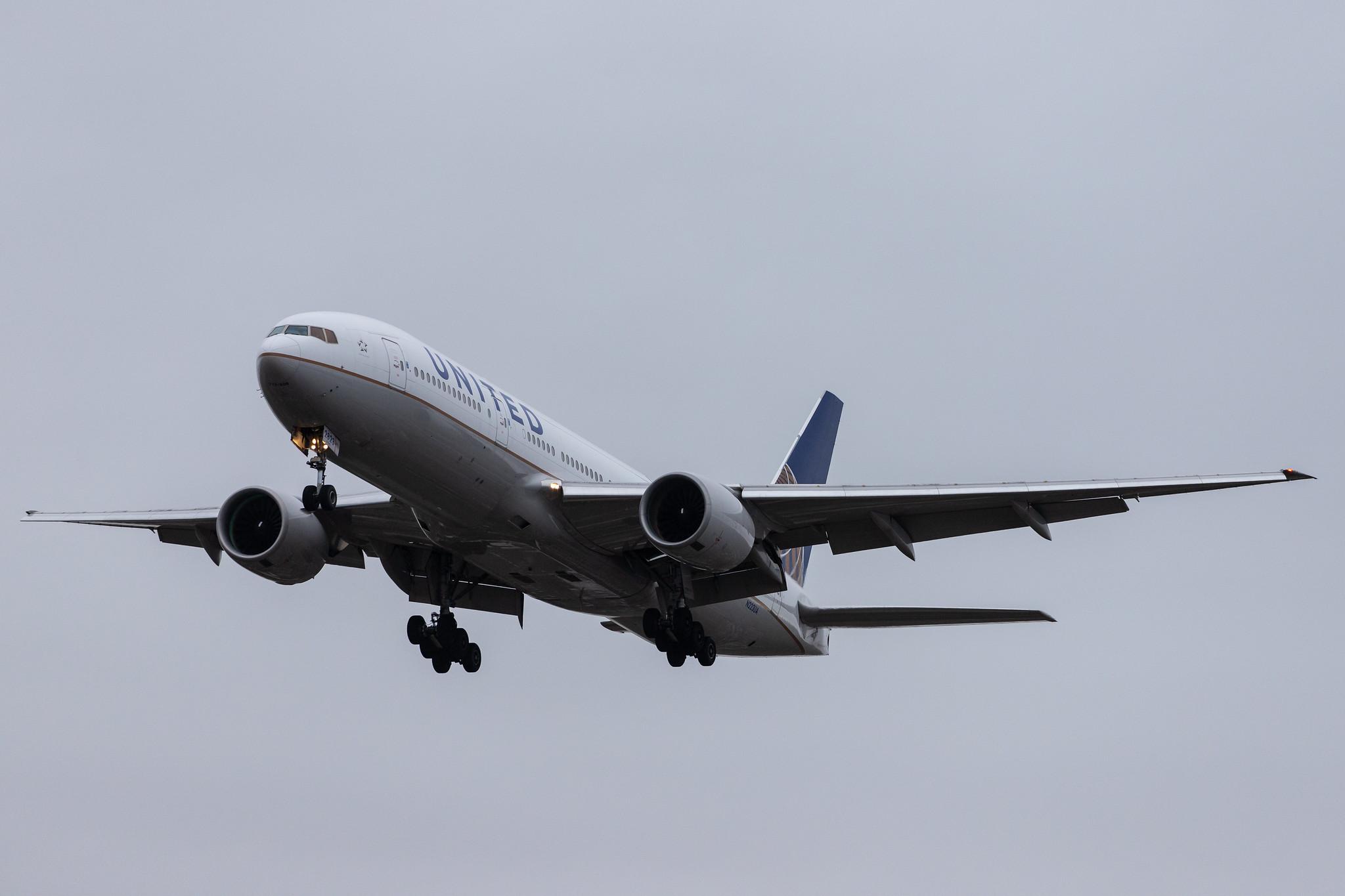 London Heathrow Airport: United Airlines (UA / UAL) |  Boeing 777-222(ER) B772 | N223UA | MSN 30224