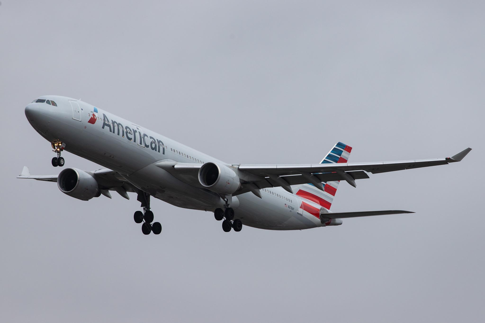 London Heathrow Airport: American Airlines (AA / AAL) |  Airbus A330-323 A333 | N278AY | MSN 0388