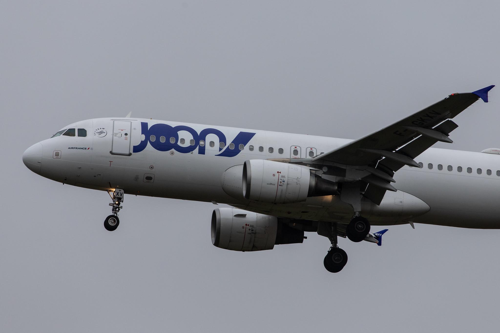 London Heathrow Airport: Air France (AF / AFR) |  Airbus A320-214 A320 | F-GKXV | MSN 4084