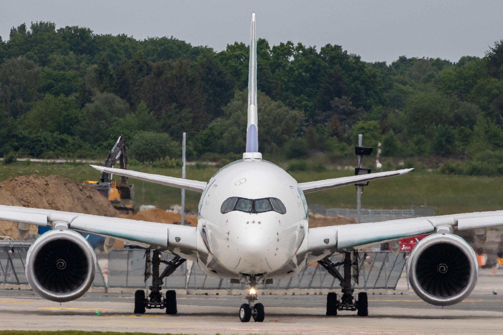 Hamburg Airport: Evelop Airlines (E9 / EVE) |  Airbus A350-941 A359 | EC-NBO | MSN 293