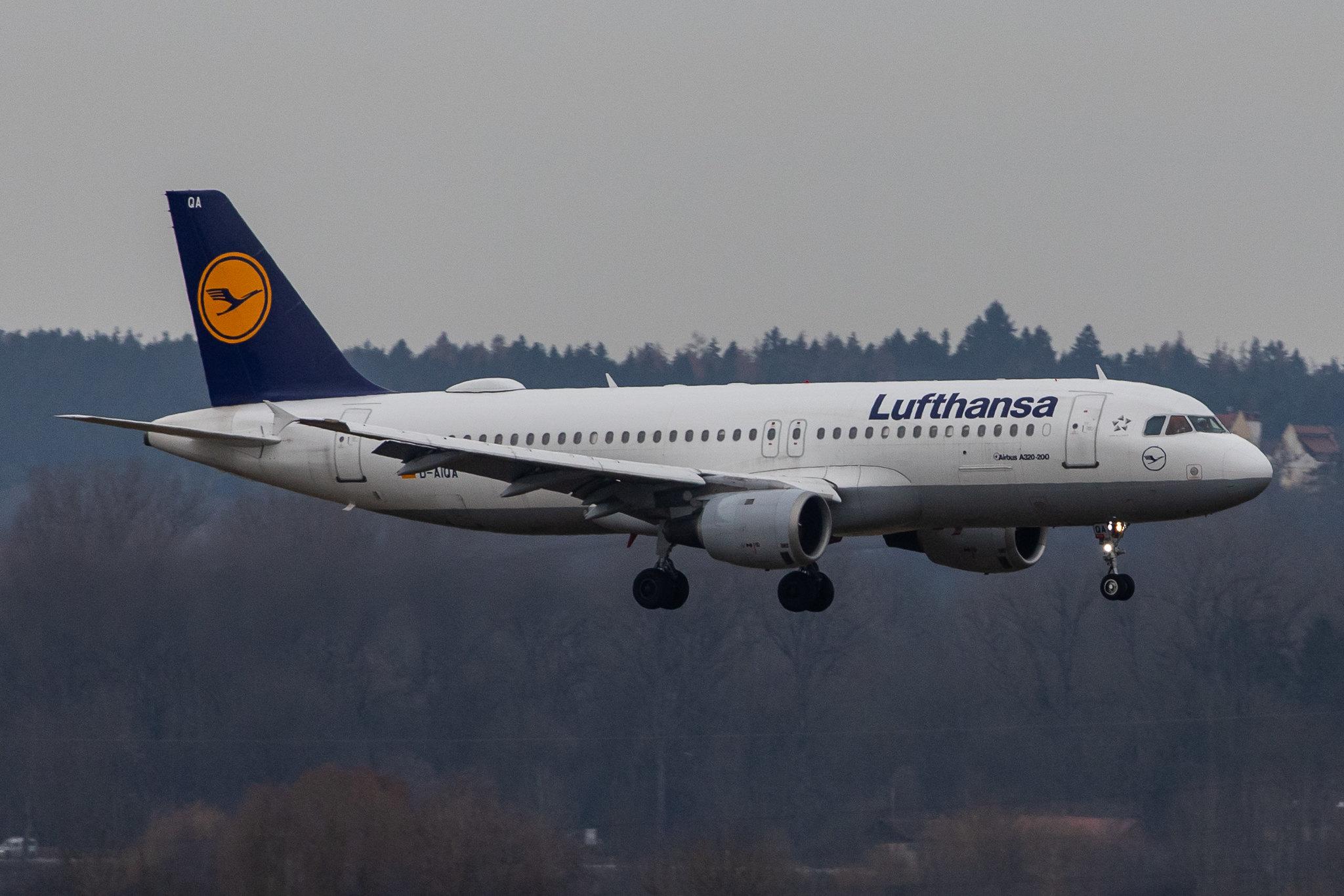 Munich Airport: Lufthansa (LH / DLH) |  Airbus A320-211 A320 | D-AIQA | MSN 0172
