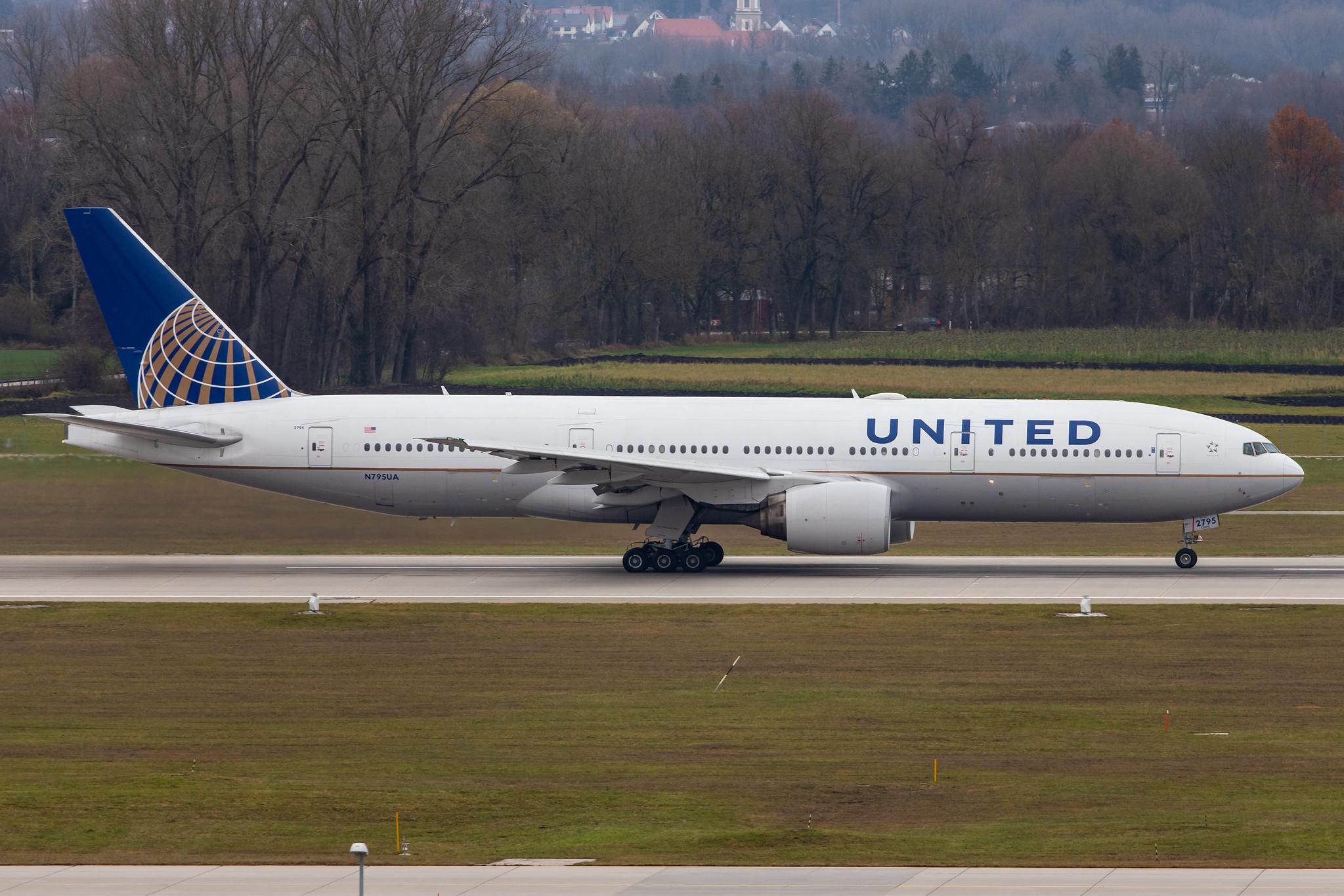 Munich Airport: United Airlines (UA / UAL) |  Boeing 777-222(ER) B772 | N795UA | MSN 26927