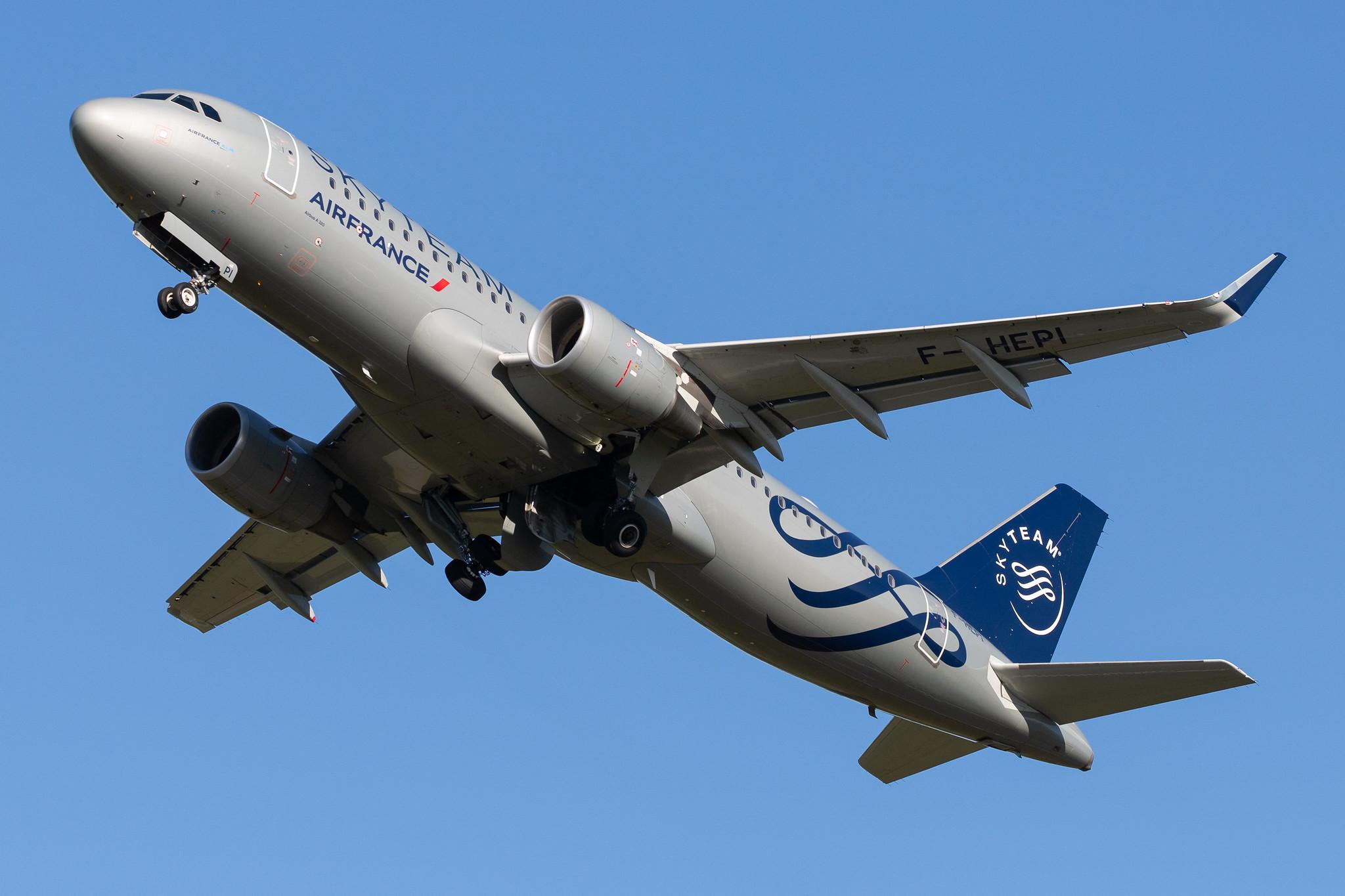 Hamburg Airport: Air France (AF / AFR) |  Livery: Skyteam Livery |  Airbus A320-214 A320 | F-HEPI | MSN 7713