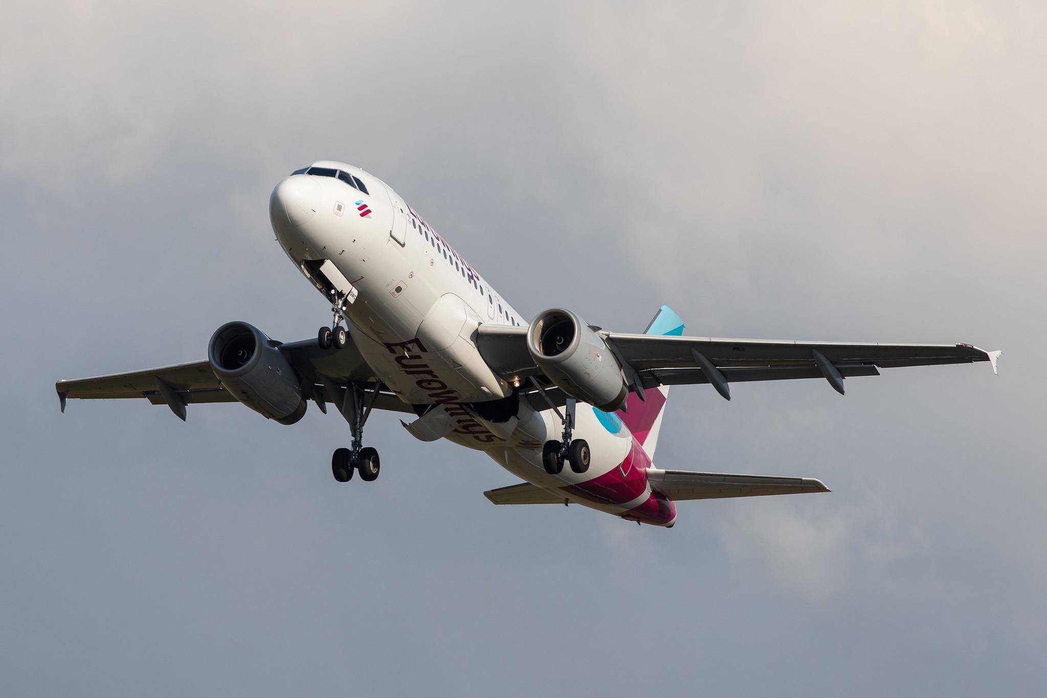 Hamburg Airport: Eurowings (EW / EWG) |  Airbus A319-132 A319 | D-AGWC | MSN 2976