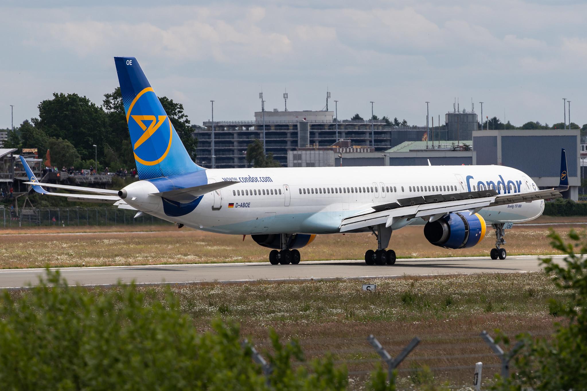 Hamburg Airport: Condor (DE / CFG) |  Boeing 757-330 B753 | D-ABOE | MSN 29012