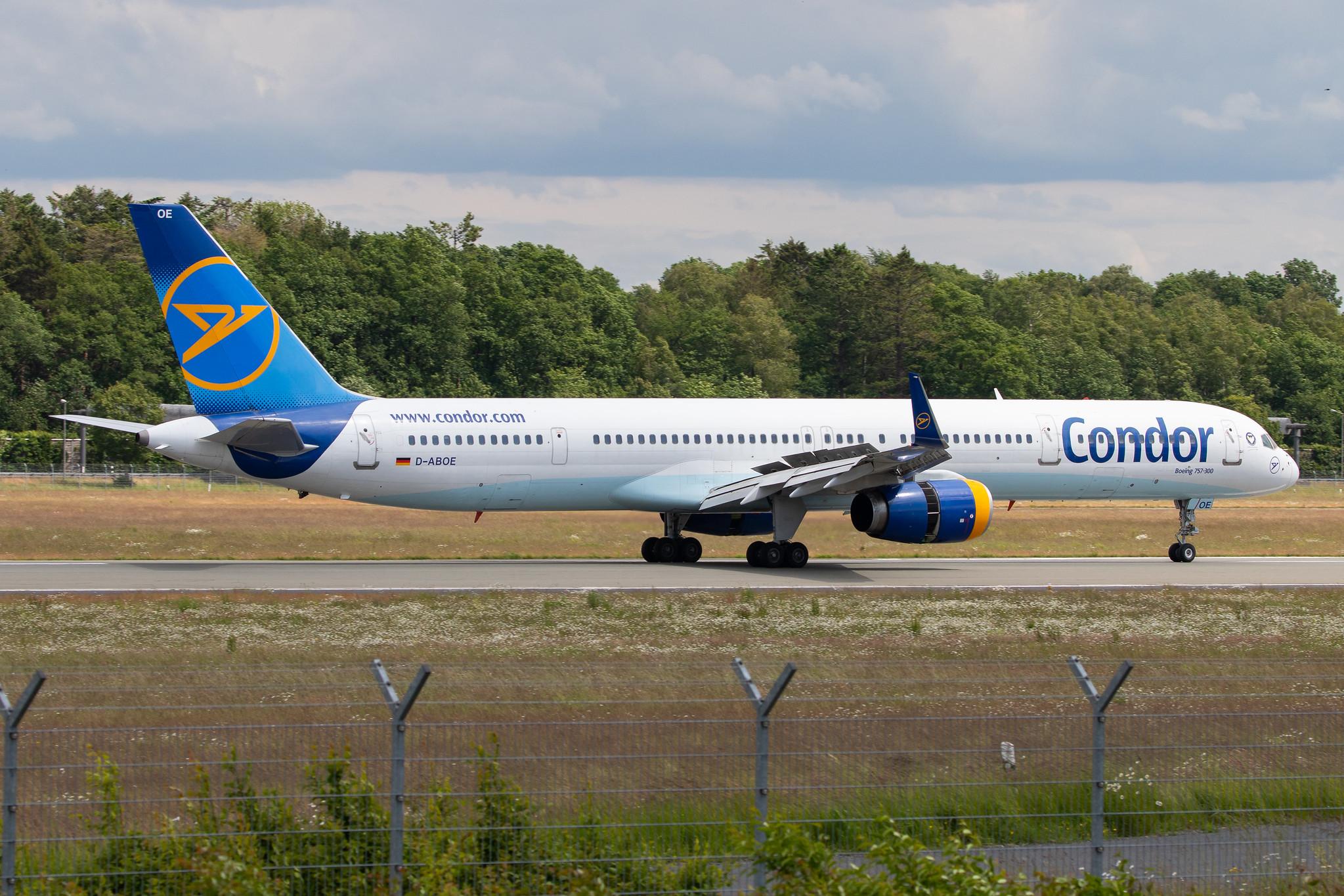 Hamburg Airport: Condor (DE / CFG) |  Boeing 757-330 B753 | D-ABOE | MSN 29012