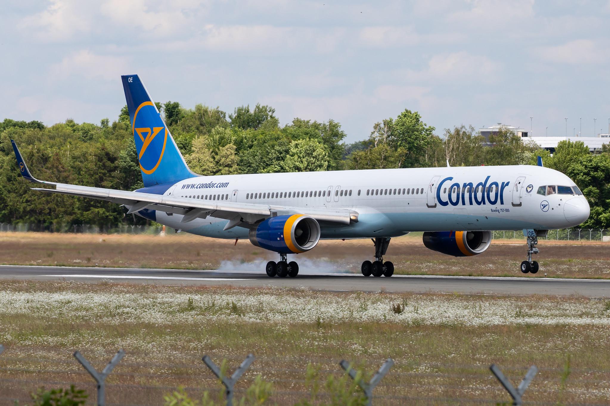 Hamburg Airport: Condor (DE / CFG) |  Boeing 757-330 B753 | D-ABOE | MSN 29012