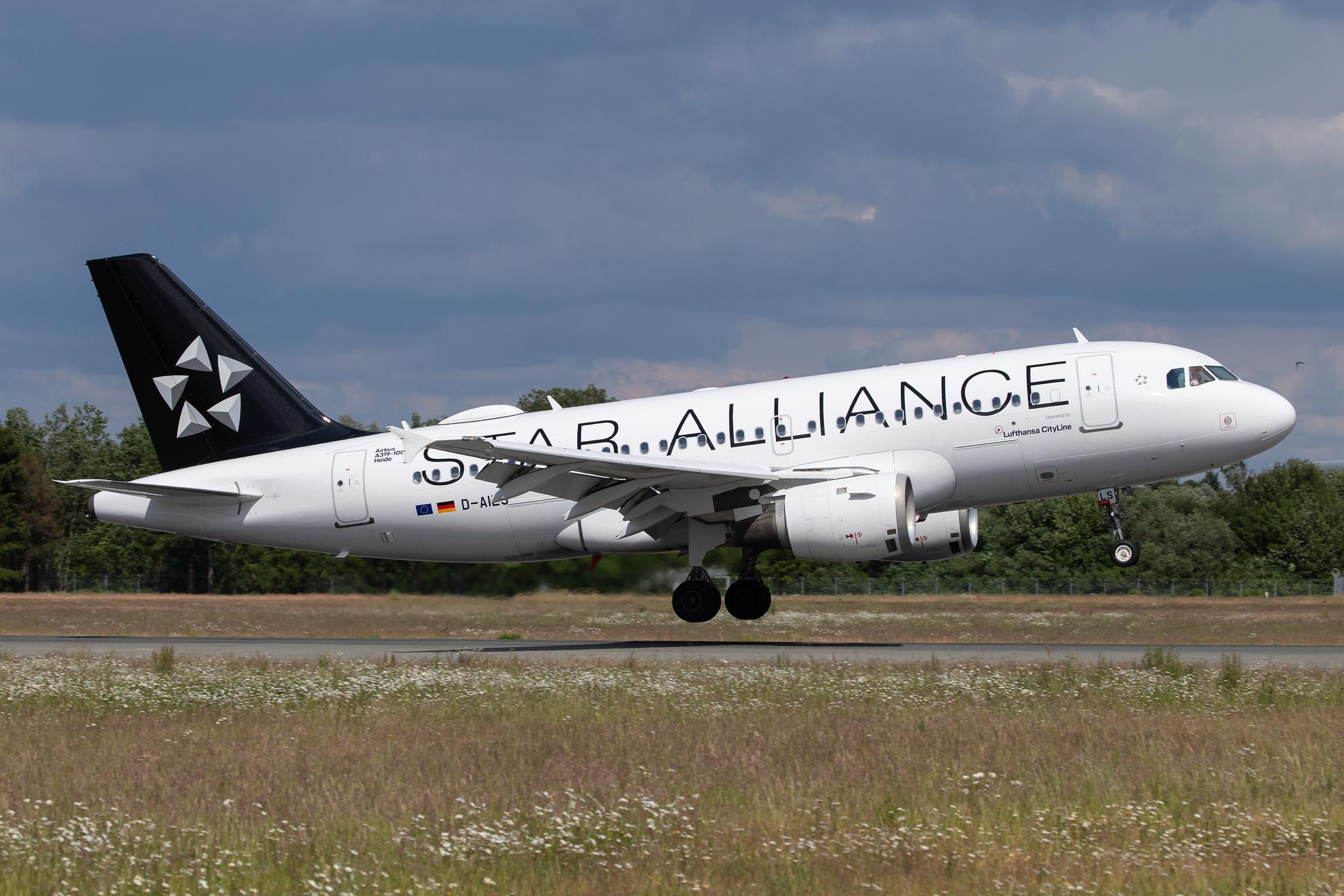 Hamburg Airport: Lufthansa (LH / DLH) |  Livery: Star Alliance Livery | Operator: Lufthansa CityLine |  Airbus A319-114 A319 | D-AILS | MSN 0729