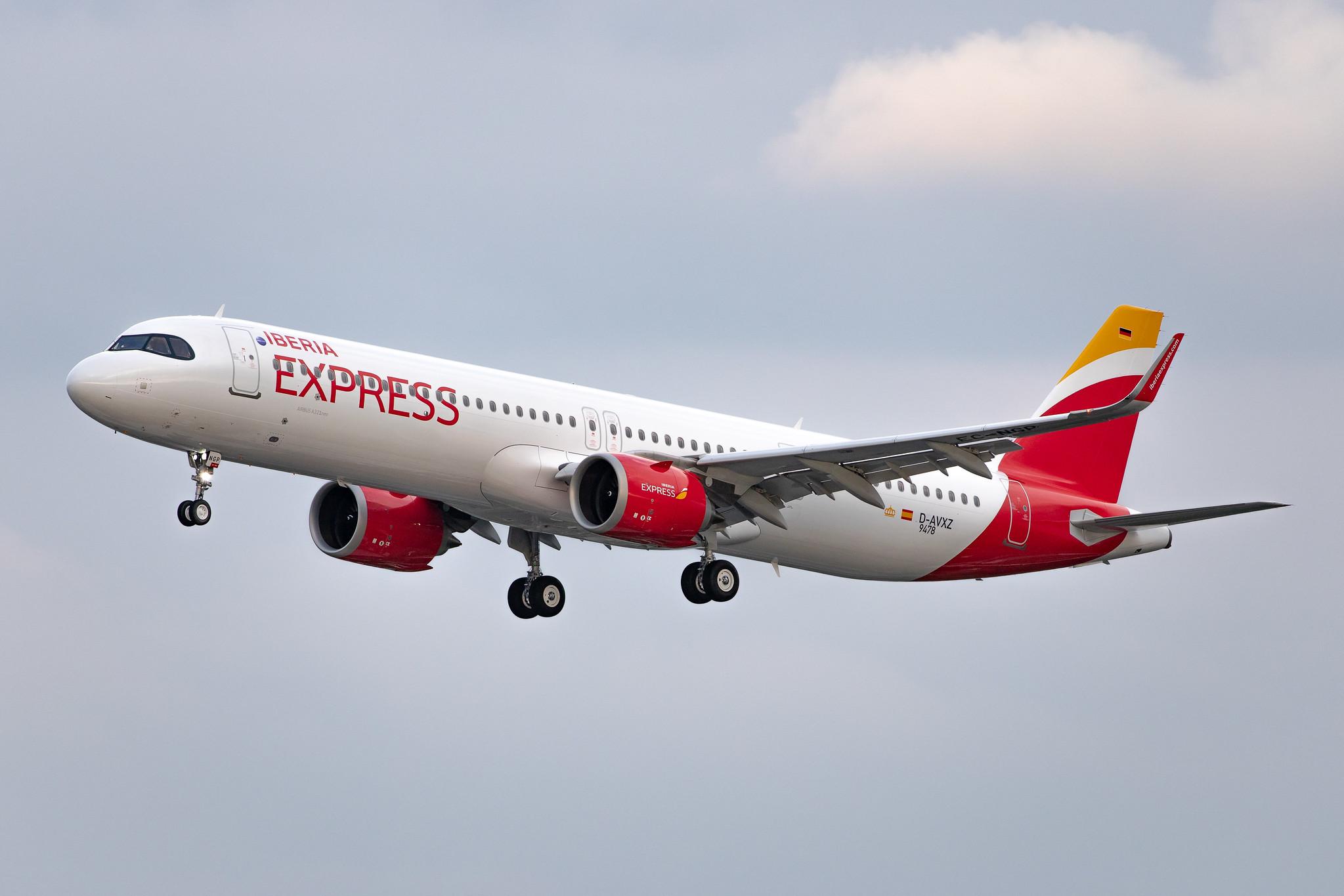 Hamburg Airport: Iberia Express (I2 / IBS) |  Airbus A321-251NX A21N | D-AVXZ | MSN 9478