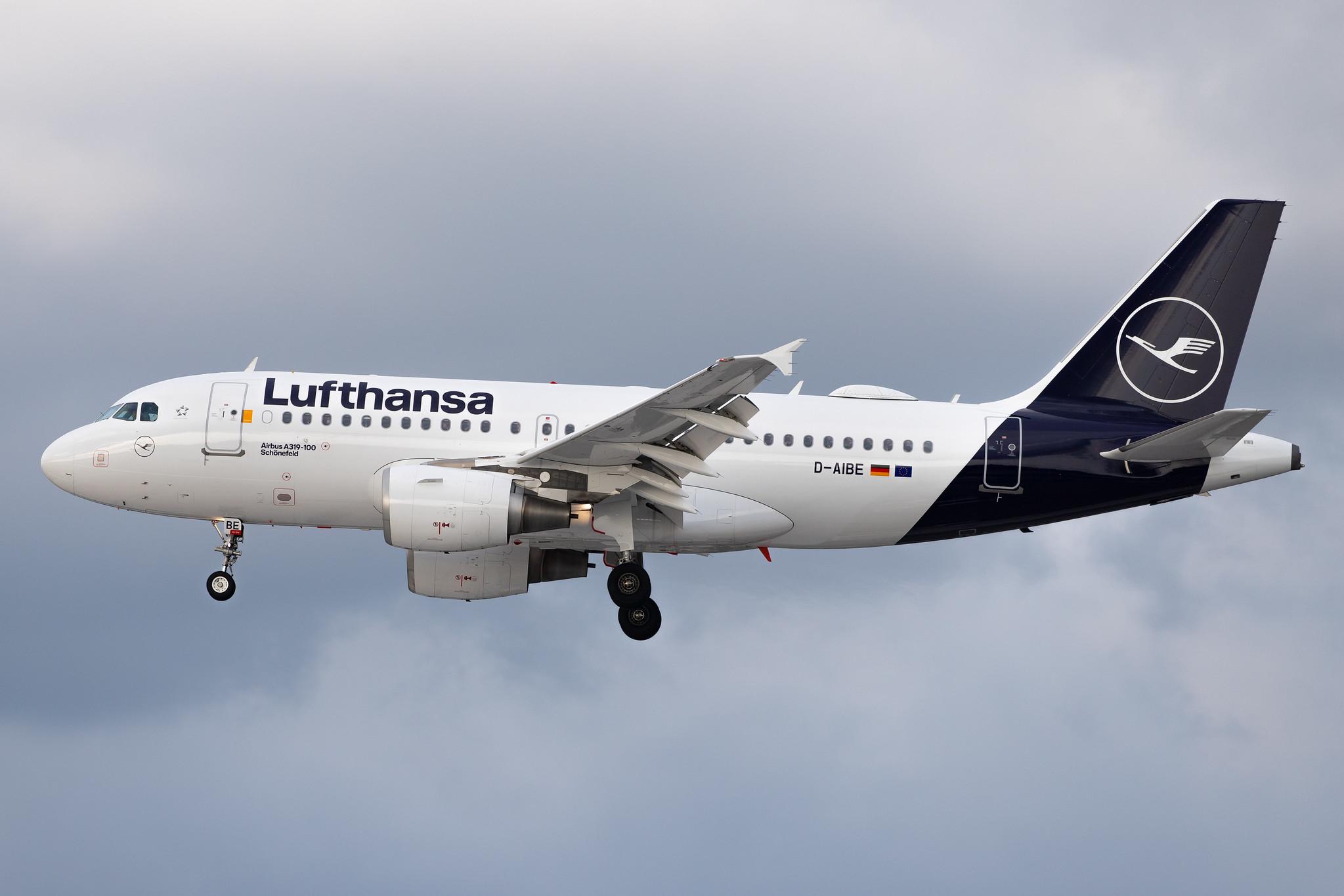 Hamburg Airport: Lufthansa (LH / DLH) |  Airbus A319-112 A319 | D-AIBE | MSN 4511