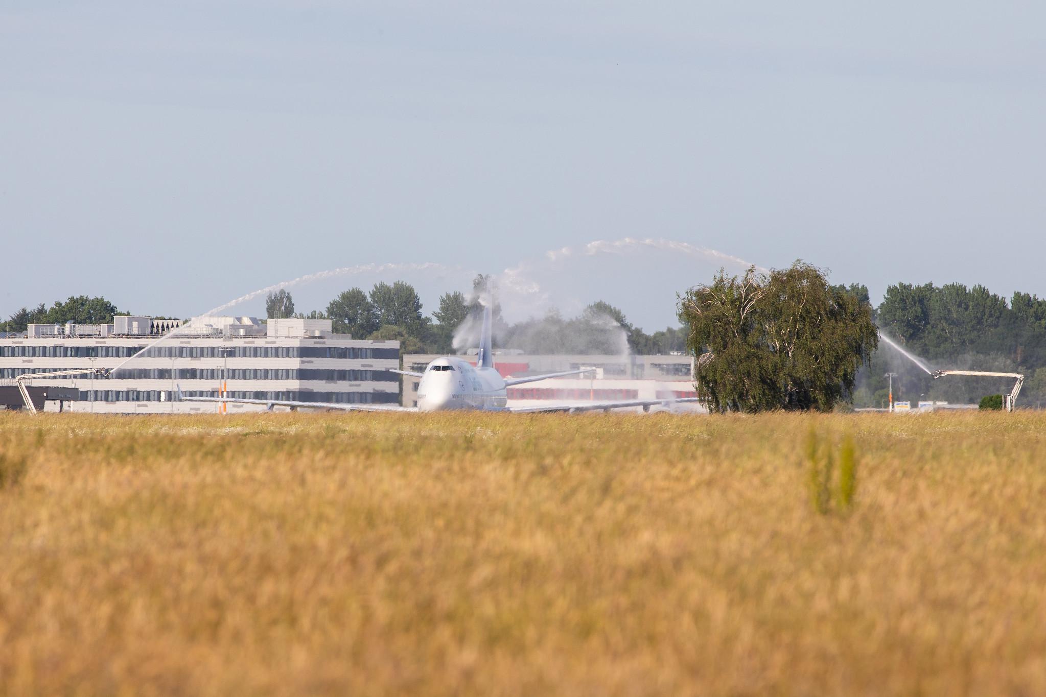 Hamburg Airport: Lufthansa (LH / DLH) |  Boeing 747-430 B744 | D-ABVW | MSN 29493