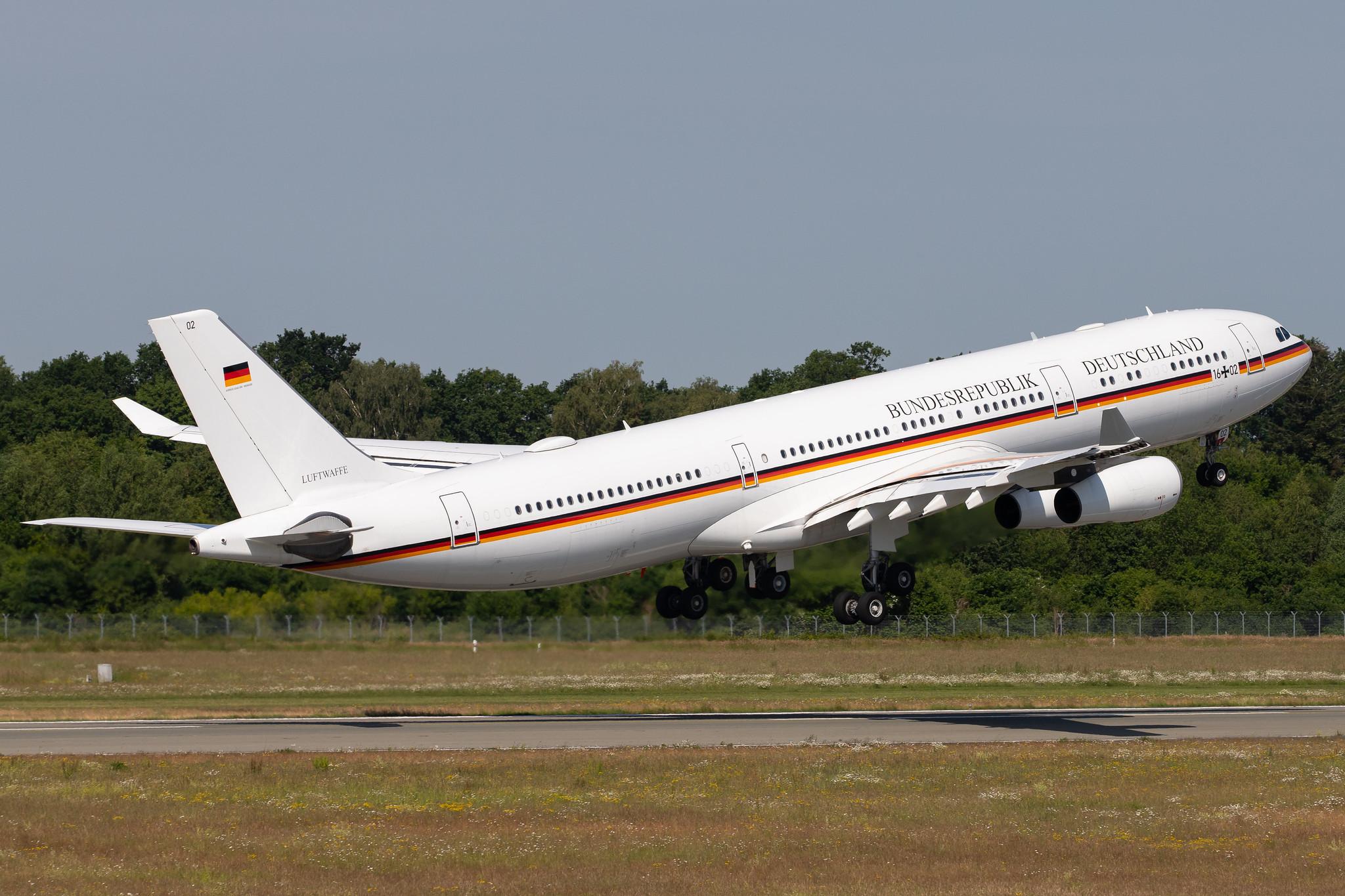 Hamburg Airport: German Air Force (/ GAF) | Airbus A340-313 A343 | 16+02 | MSN 355