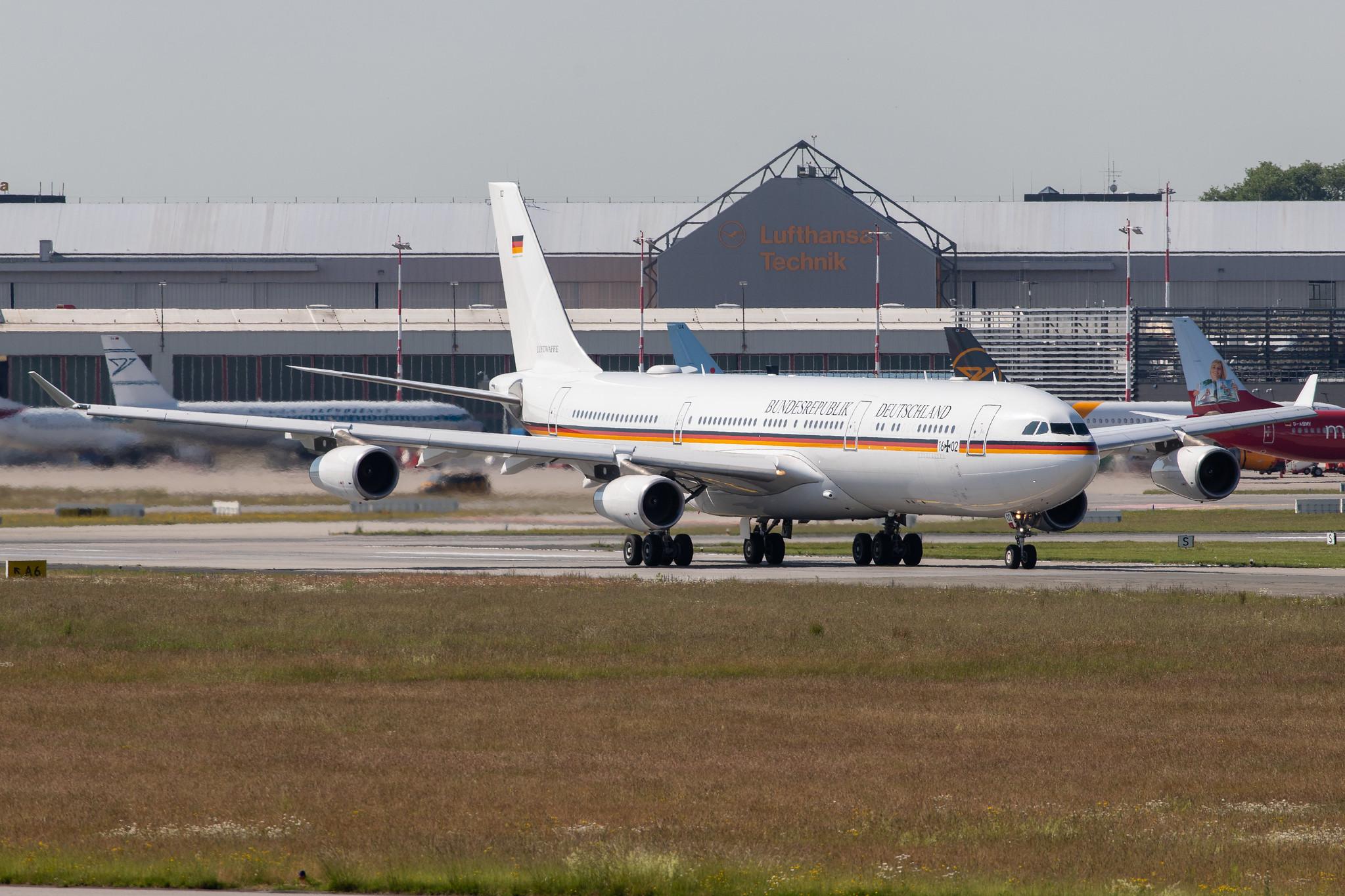 Hamburg Airport: German Air Force (/ GAF) | Airbus A340-313 A343 | 16+02 | MSN 355