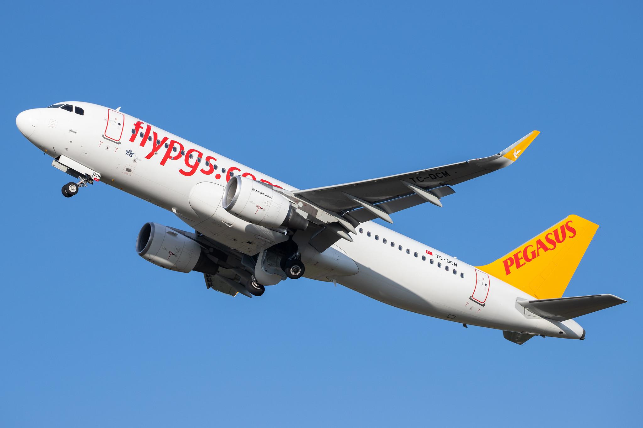 Hamburg Airport: Pegasus Airlines (PC / PGT) |  Airbus A320-214 A320 | TC-DCM | MSN 7200