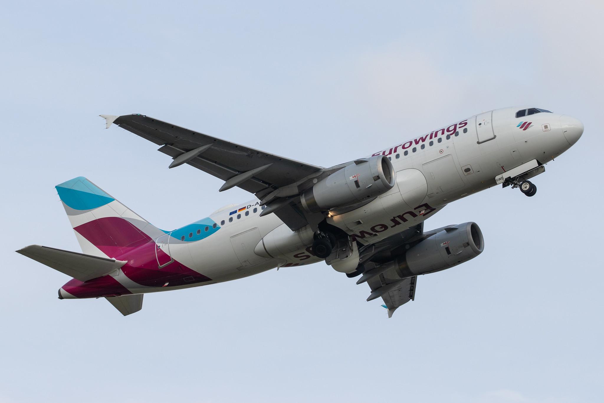 Hamburg Airport: Eurowings (EW / EWG) |  Airbus A319-132 A319 | D-AGWD | MSN 3011