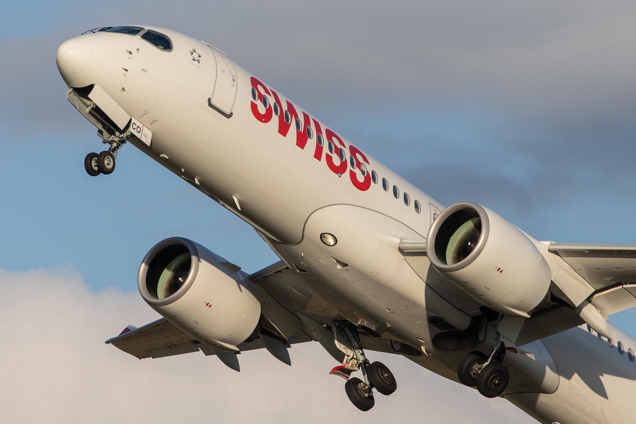 Hamburg Airport: Swiss (LX / SWR) |  Airbus A220-300 BCS3 | HB-JCO | MSN 55033