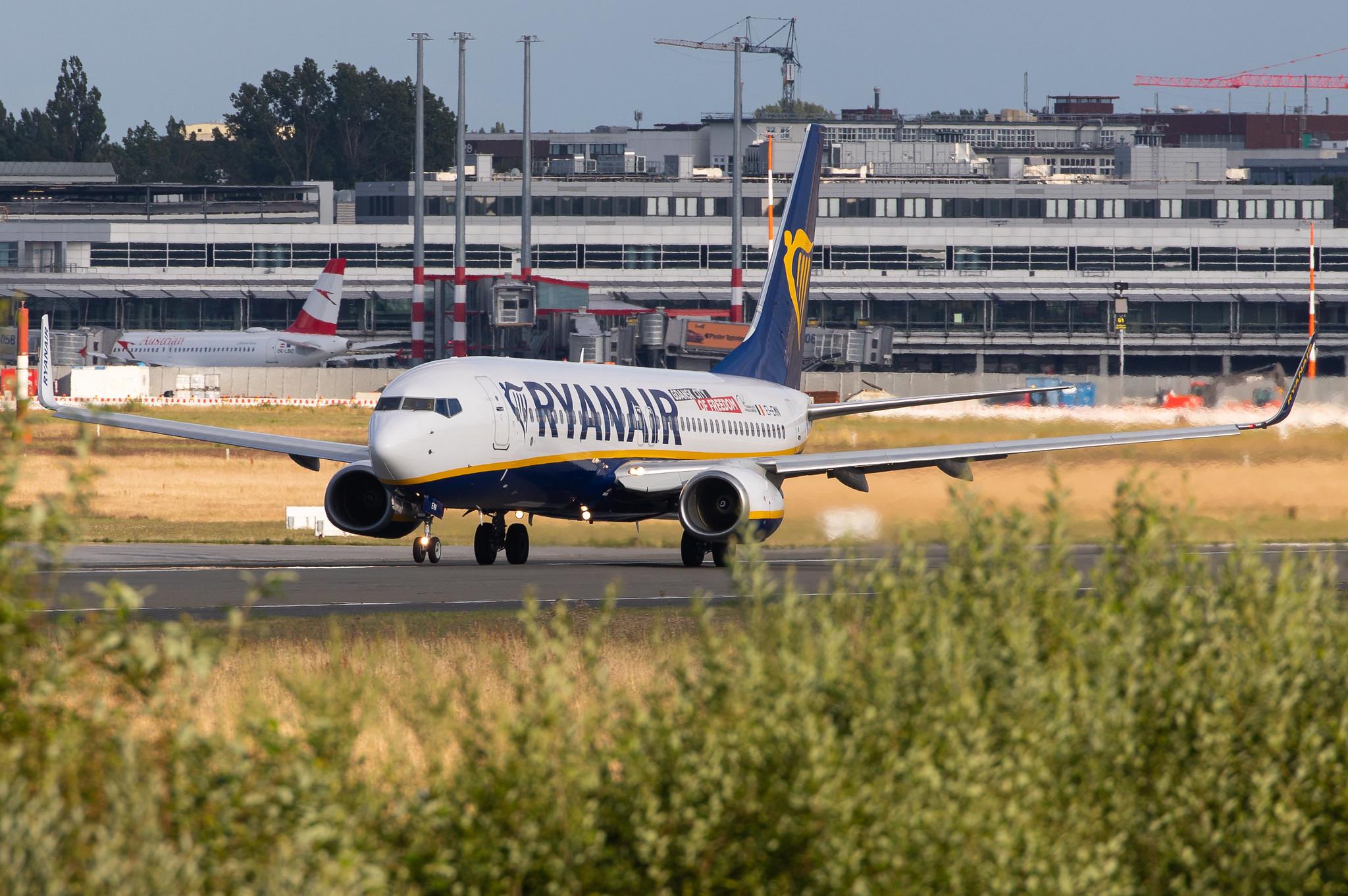 Hamburg Airport: Ryanair (FR / RYR) |  Boeing 737-8AS B738 | EI-EMN | MSN 38515