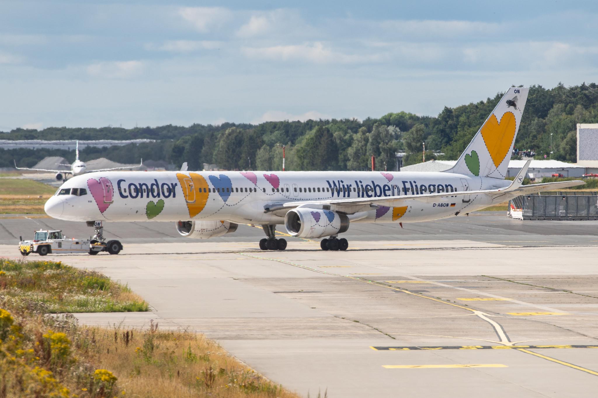 Hamburg Airport: Condor (DE / CFG) |  Livery: Wir Lieben Fliegen Livery |  Boeing 757-330 B753 | D-ABON | MSN 29023
