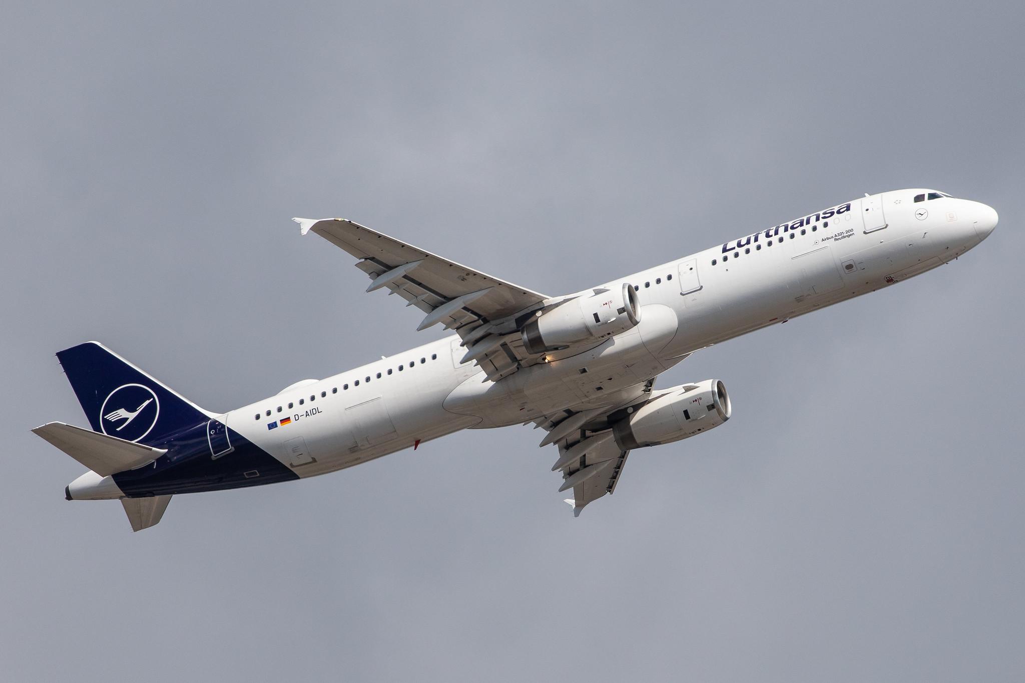 Frankfurt Airport: Lufthansa (LH / DLH) |  Airbus A320-214 A320 | D-AIWE | MSN 8680