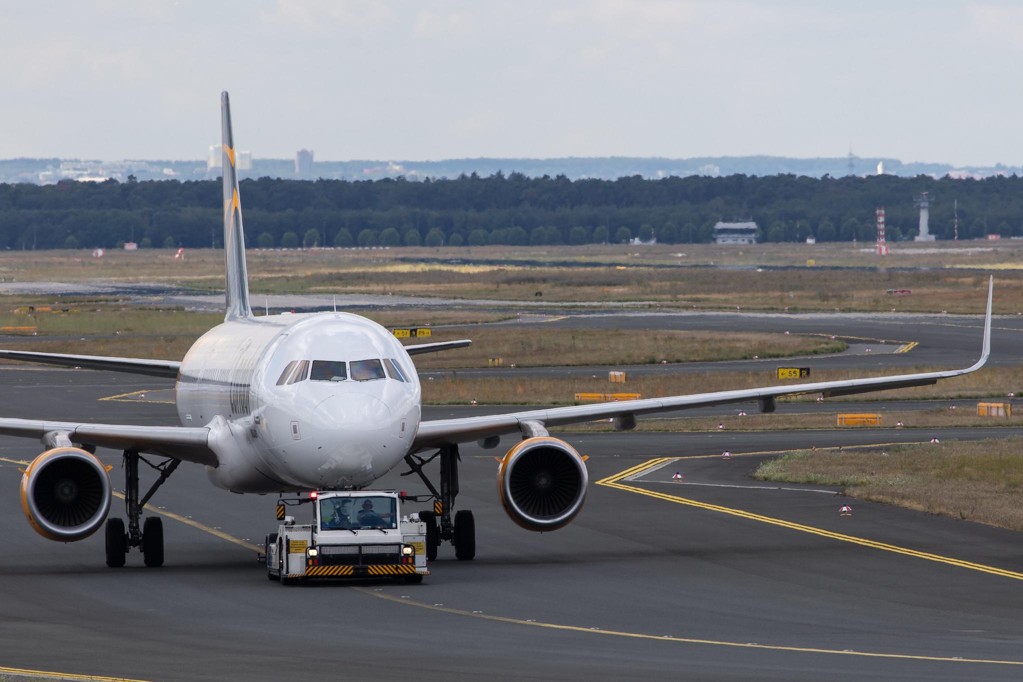 Frankfurt Airport: Condor (DE / CFG) |  Airbus A321-211 A321 | D-AIAC | MSN 5969