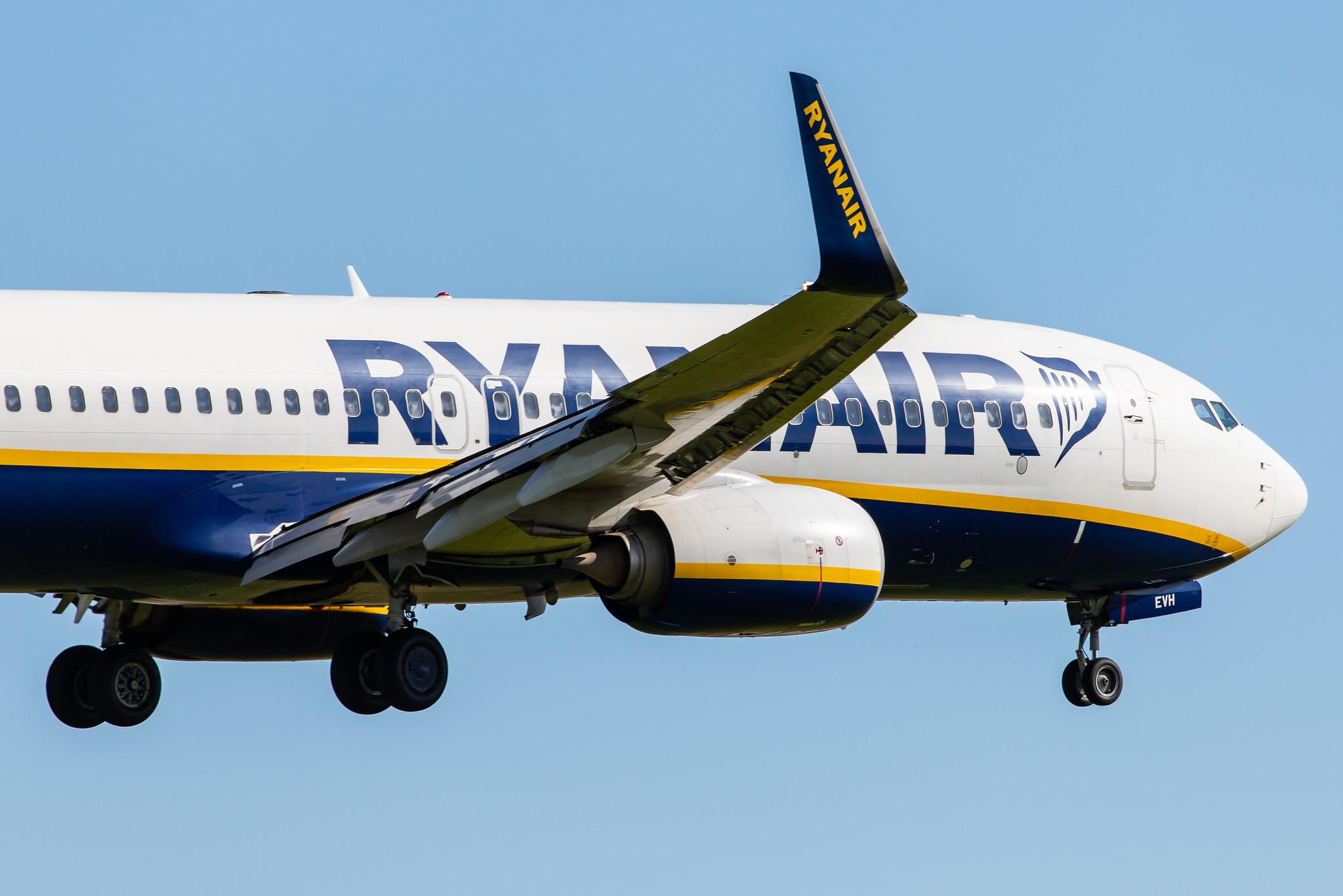 Hamburg Airport: Ryanair (FR / RYR) |  Boeing 737-8AS B738 | EI-EVH | MSN 40290