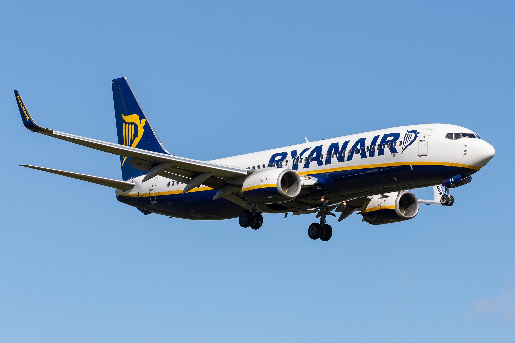 Hamburg Airport: Ryanair (FR / RYR) |  Boeing 737-8AS B738 | EI-EVH | MSN 40290