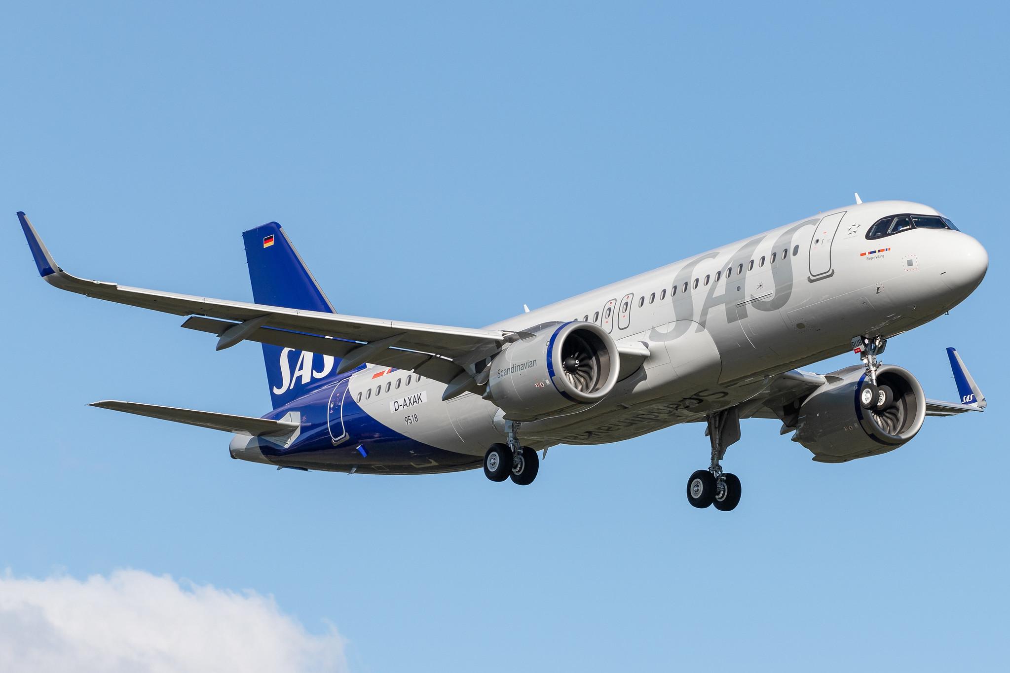 Hamburg Airport: SAS Scandinavian Airlines (SK / SAS) |  Airbus A320-251N A20N | D-AXAK | MSN 9518 (SE-RUB)