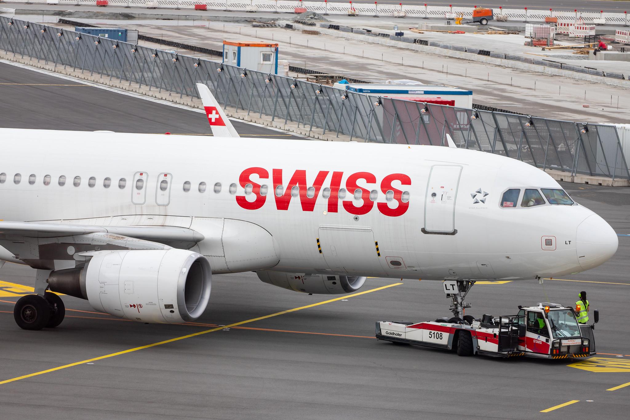 Hamburg Airport: Swiss (LX / SWR) |  Airbus A320-214 A320 | HB-JLT | MSN 5518