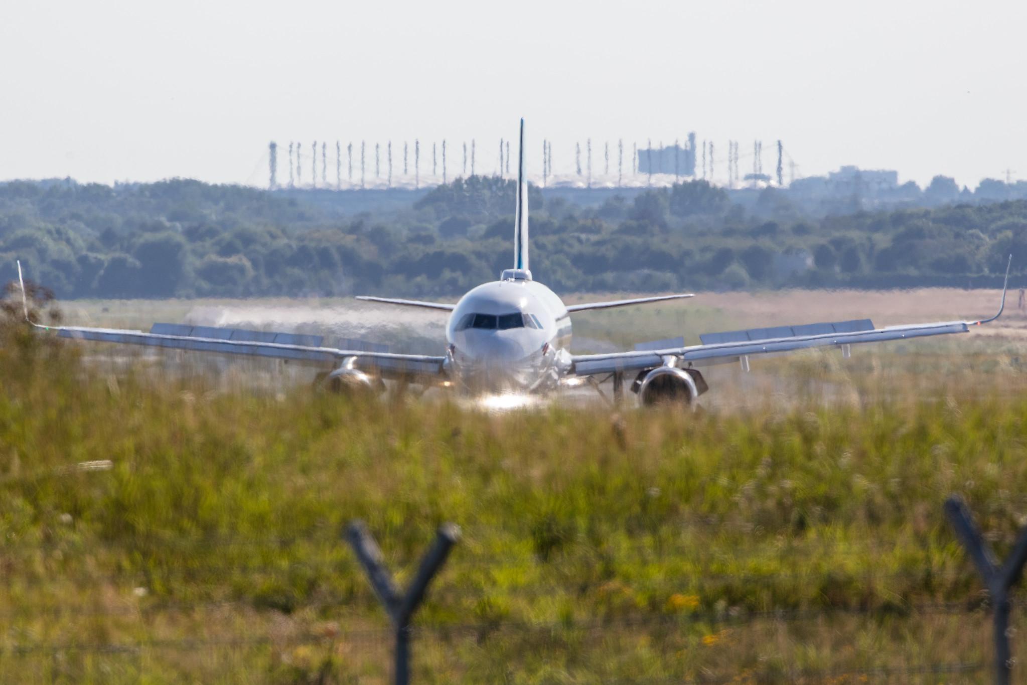 Hamburg Airport: Eurowings (EW / EWG) |  Airbus A320-214 A320 | D-AEWG | MSN 7121