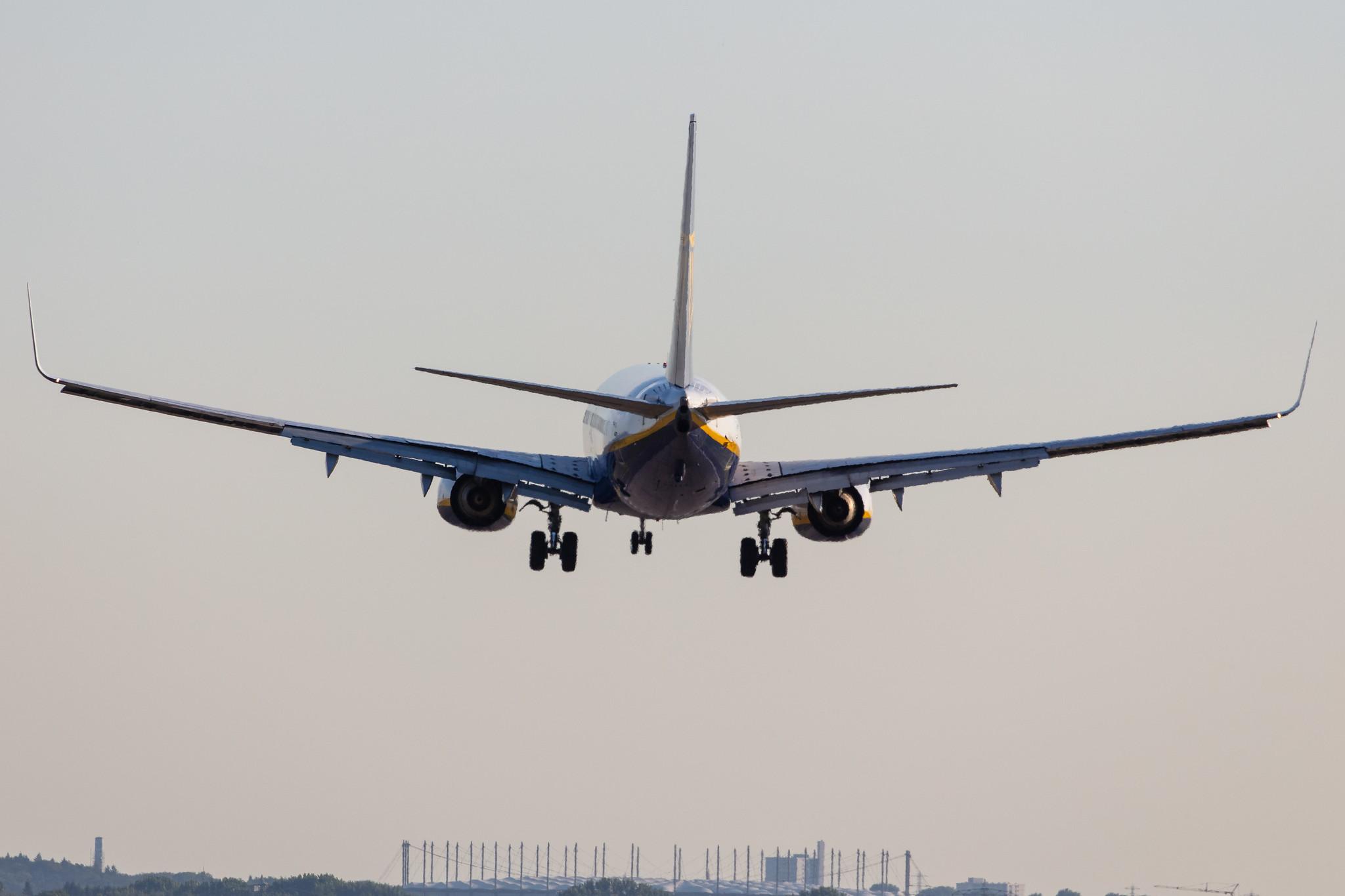 Hamburg Airport: Ryanair (FR / RYR) |  Boeing 737-8AS B738 | EI-DYB | MSN 33633