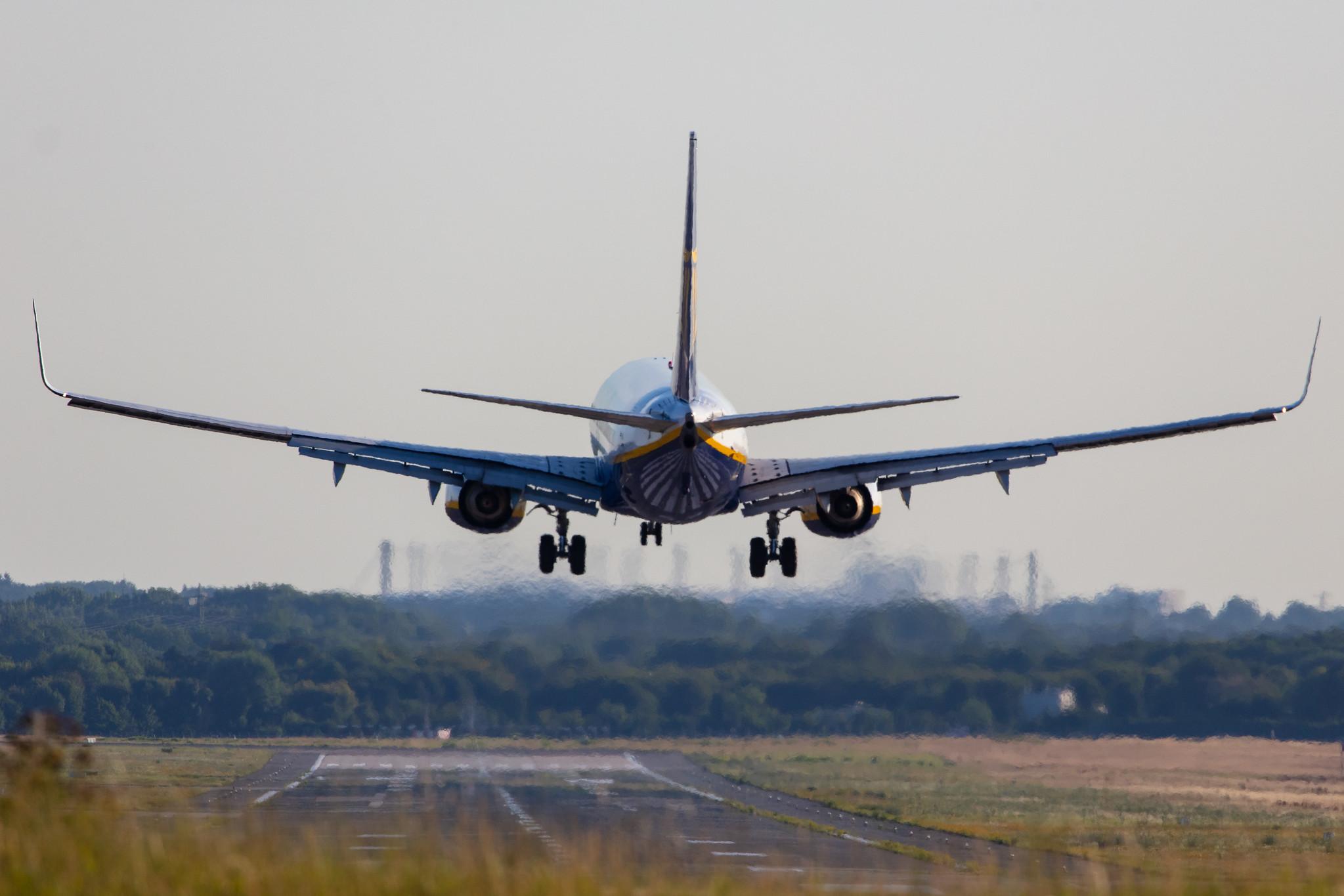 Hamburg Airport: Ryanair (FR / RYR) |  Boeing 737-8AS B738 | EI-DYB | MSN 33633