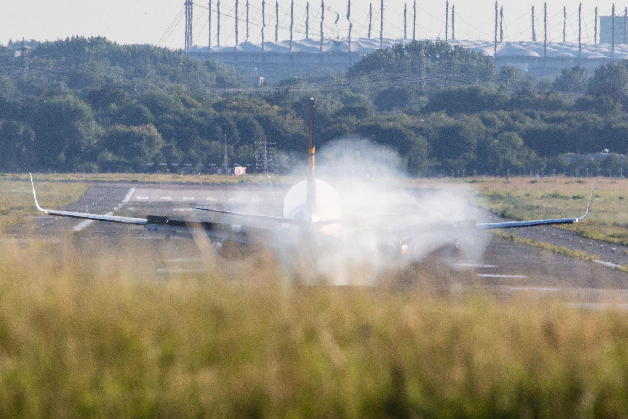 Hamburg Airport: Ryanair (FR / RYR) |  Boeing 737-8AS B738 | EI-DYB | MSN 33633