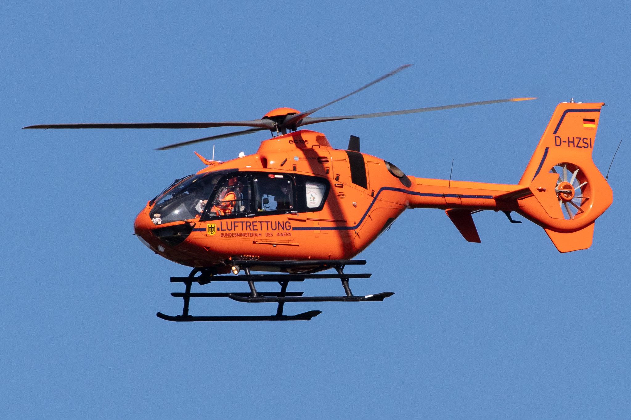 Hamburg Airport: Bundesministerium des Innern (BMI) |  Airbus Helicopters H135 EC35 | D-HZSI | MSN 0594