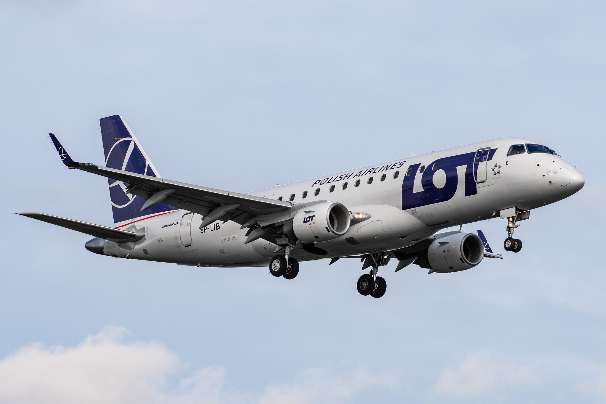 Hamburg Airport: LOT (LO / LOT) |  Embraer E175STD E75S | SP-LIB | MSN 17000132