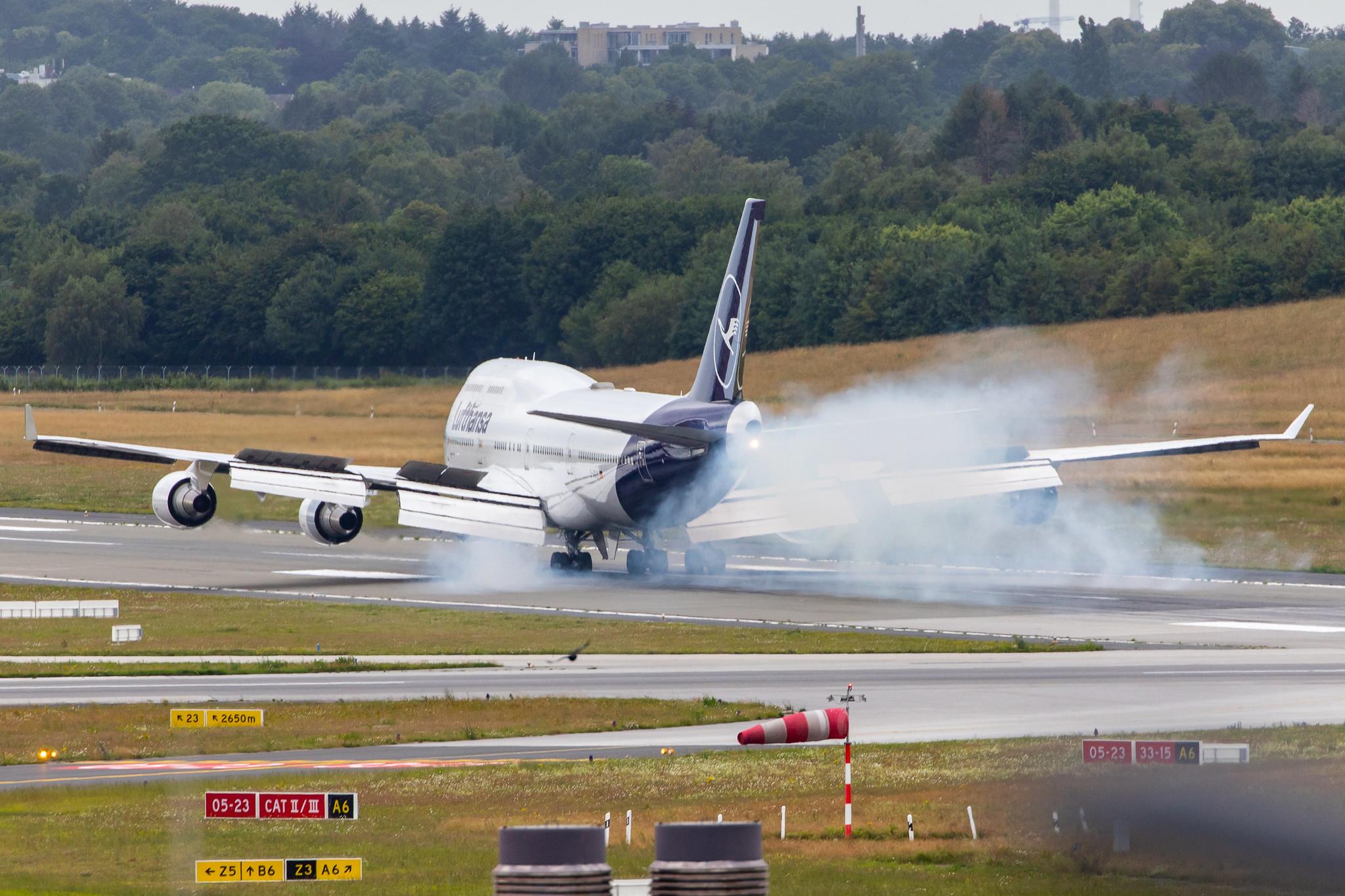 Hamburg Airport: Lufthansa (LH / DLH) |  Boeing 747-430 B744 | D-ABVM | MSN 29101