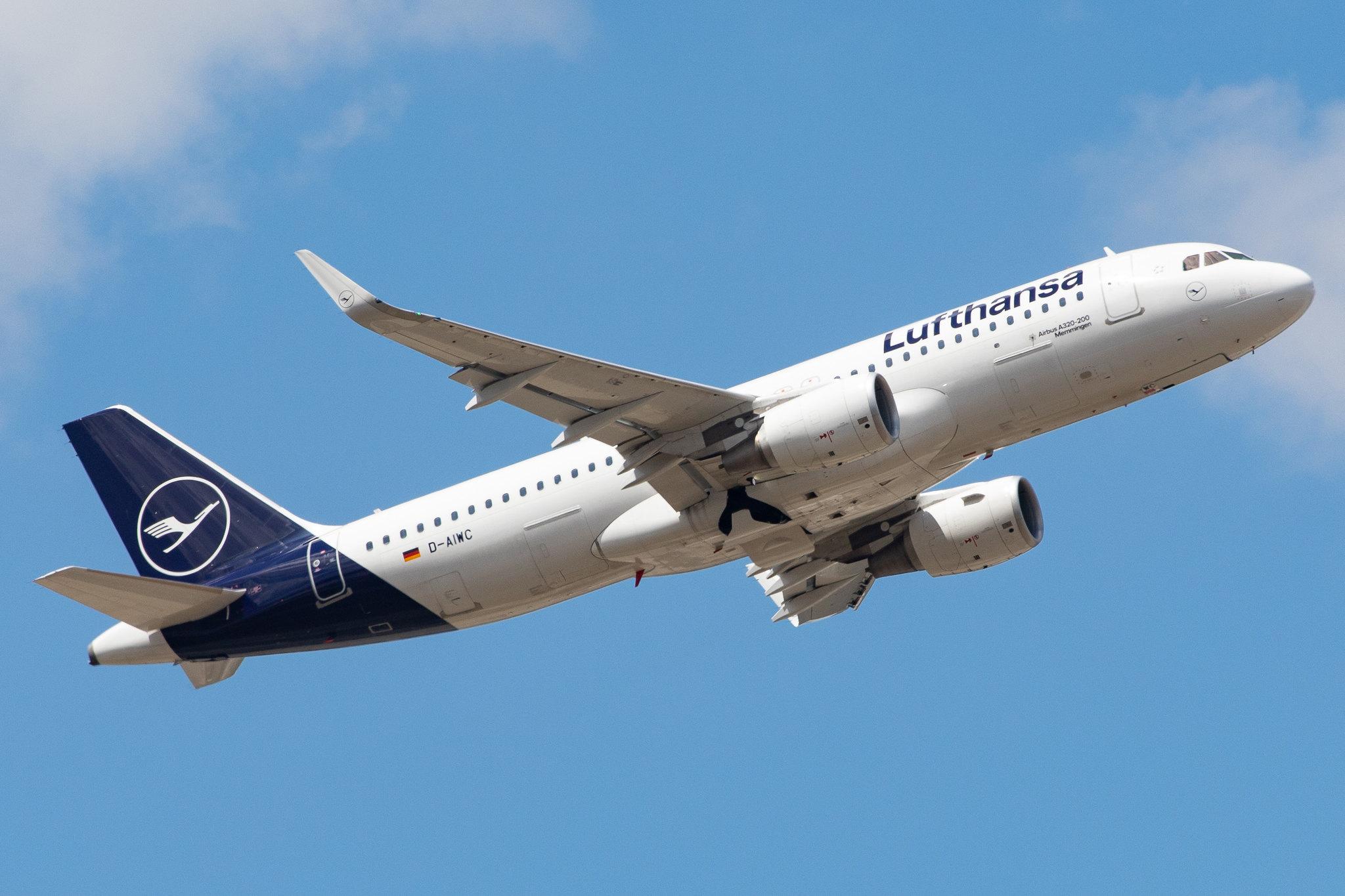 Frankfurt Airport: Lufthansa (LH / DLH) |  Airbus A320-214 A320 | D-AIWC | MSN 8667