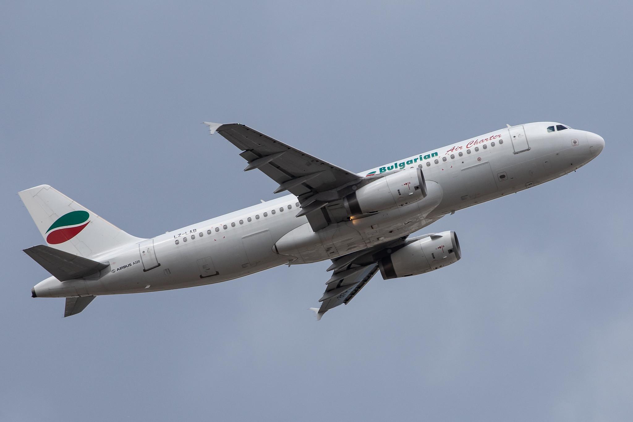 Frankfurt Airport: Bulgarian Air Charter (1T / BUC) |  Airbus A320-231 A320 | LZ-LAB | MSN 0276