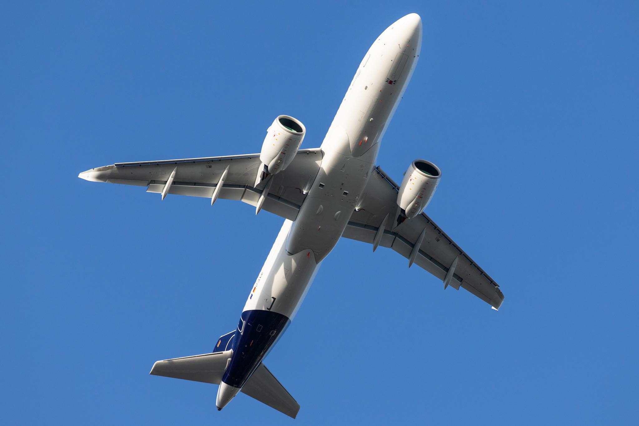 Hamburg Airport: Lufthansa (LH / DLH) |  Airbus A320-271N A20N | D-AXAI | MSN 9453 (D-AINY)