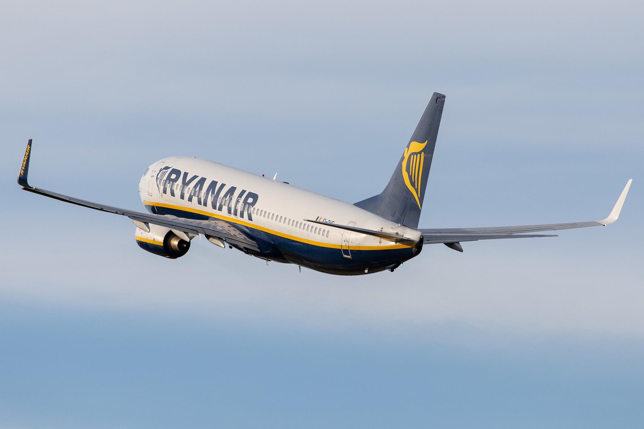 Hamburg Airport: Ryanair (FR / RYR) |  Boeing 737-8AS B738 | EI-DHF | MSN 33575