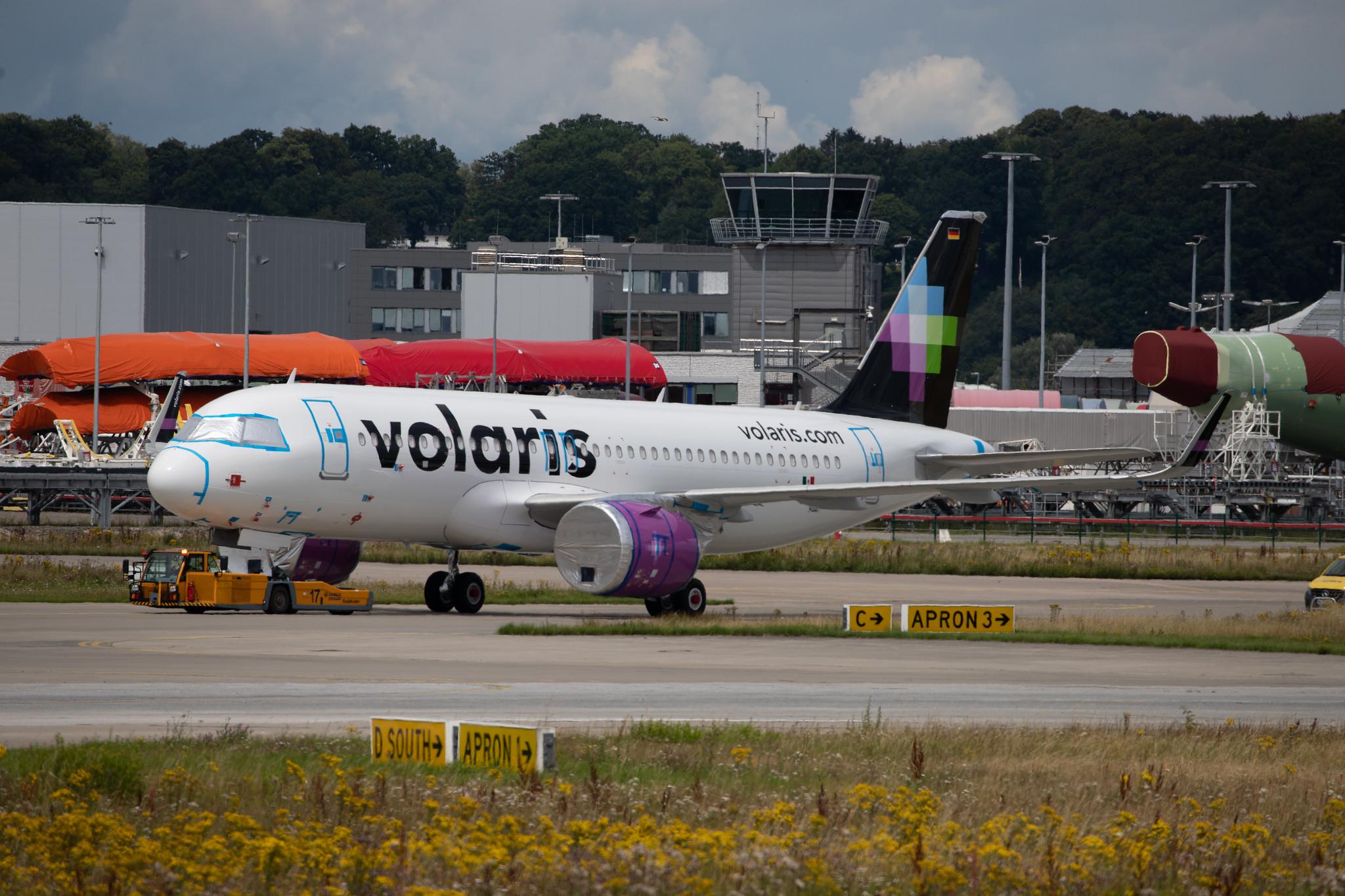 Hamburg Finkenwerder: Volaris (Y4 / VOI) |  Airbus A320-271N A20N | D-AXAB | MSN 9447
