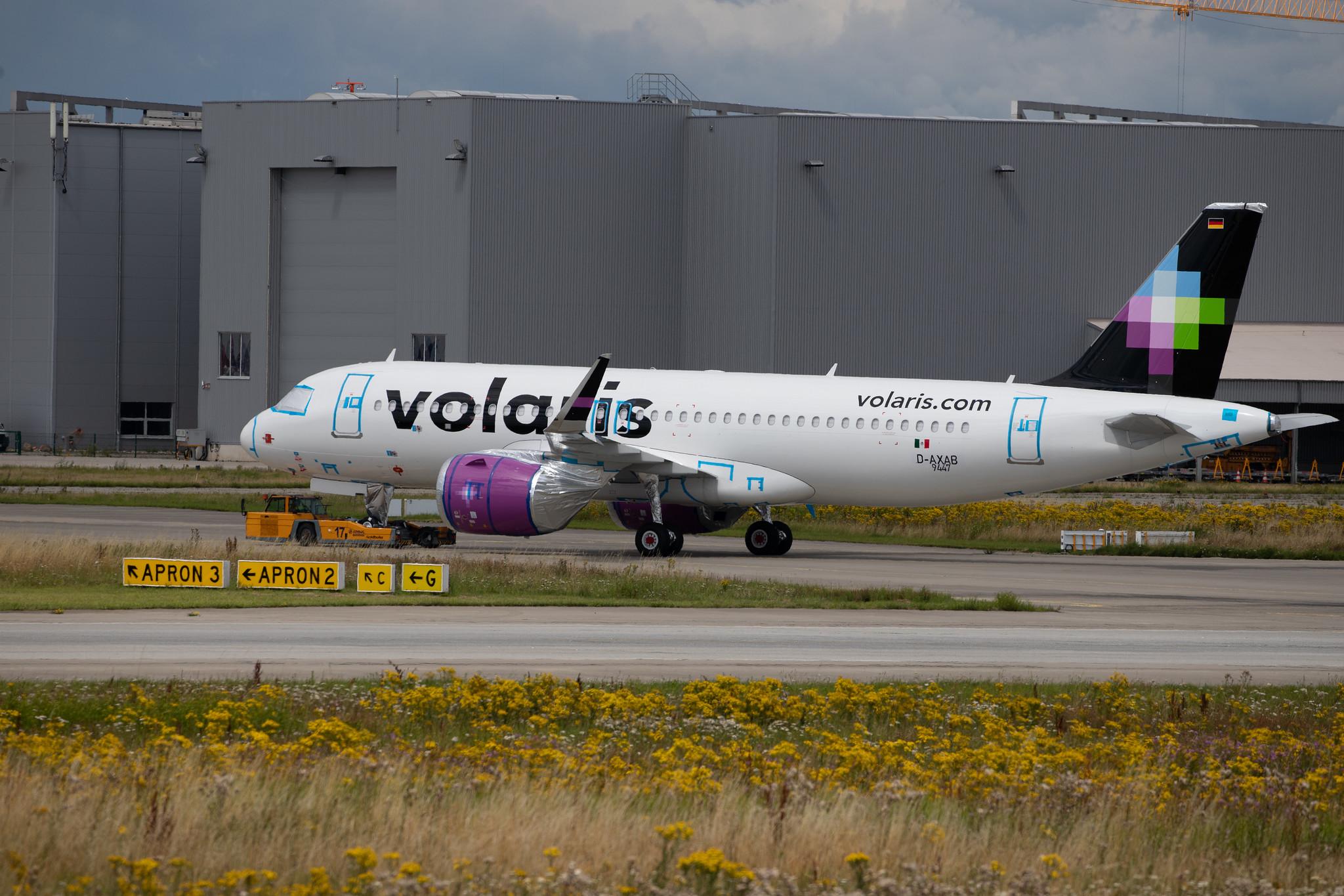 Hamburg Finkenwerder: Volaris (Y4 / VOI) |  Airbus A320-271N A20N | D-AXAB | MSN 9447