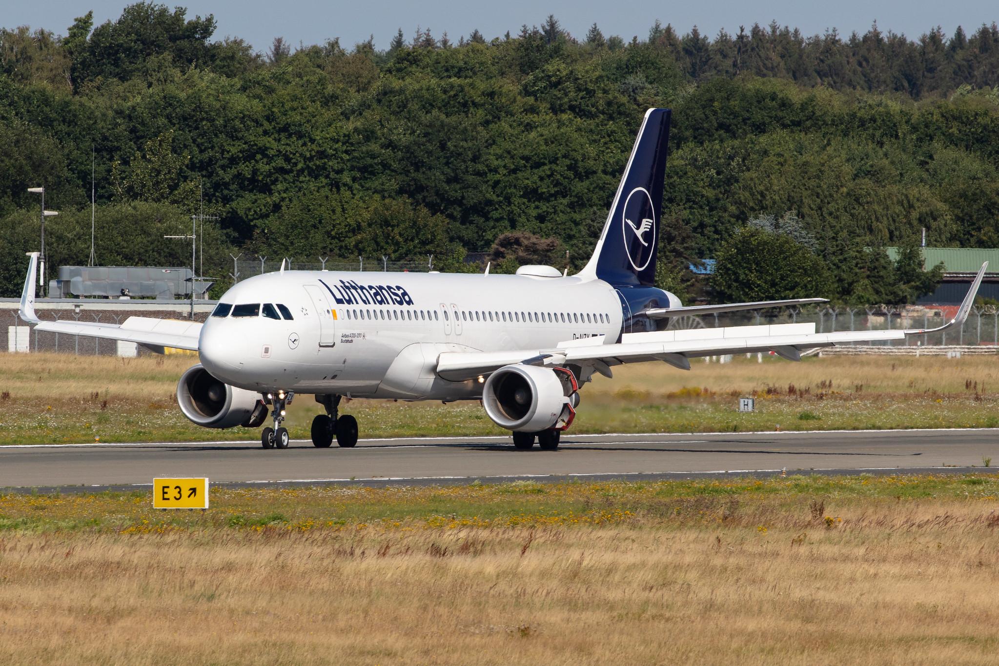 Hamburg Airport: Lufthansa (LH / DLH) |  Airbus A320-214 A320 | D-AIZX | MSN 5741
