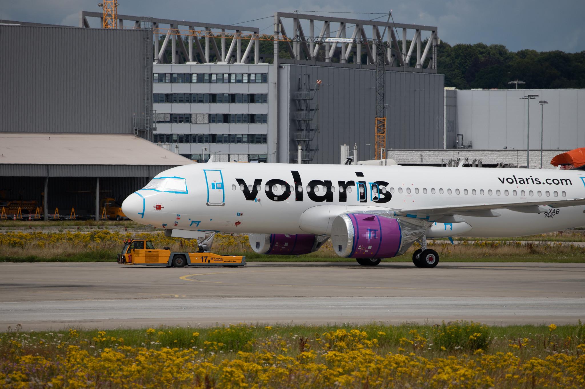 Hamburg Finkenwerder: Volaris (Y4 / VOI) |  Airbus A320-271N A20N | D-AXAB | MSN 9447