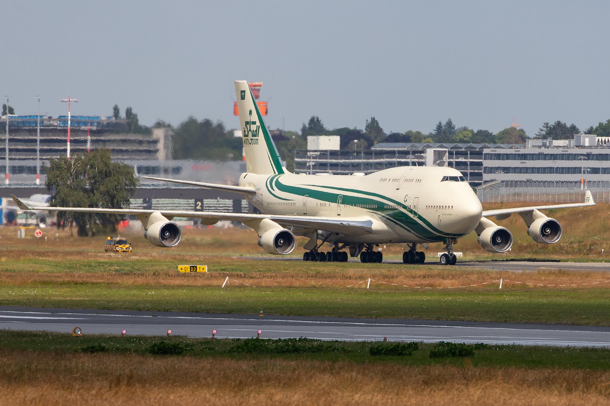 Hamburg Airport: Kingdom Holding |  Boeing 747-4J6 B744 | HZ-WBT7 | MSN 25880