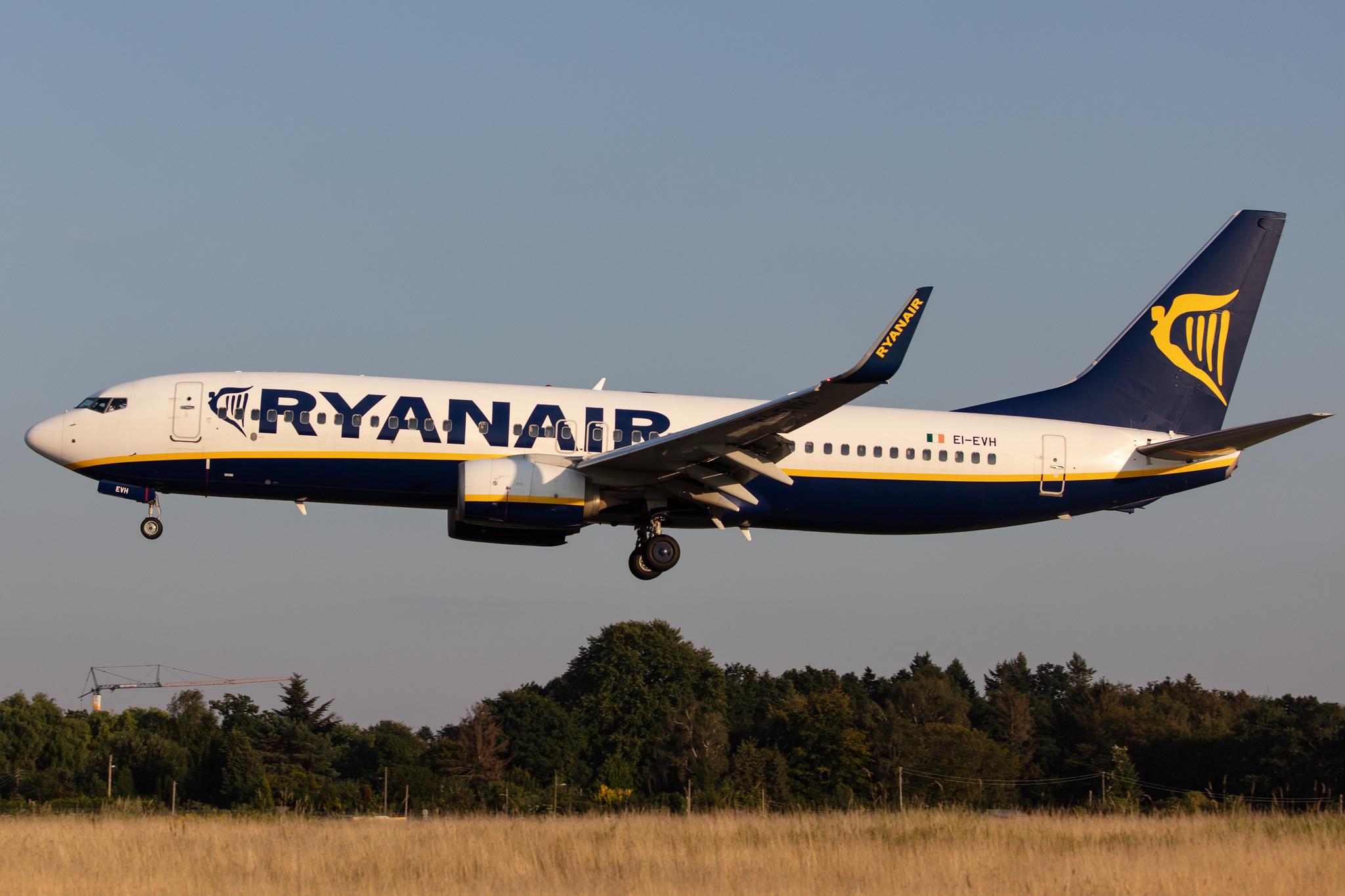 Hamburg Airport: Ryanair (FR / RYR) |  Boeing 737-8AS B738 | EI-EVH | MSN 40290