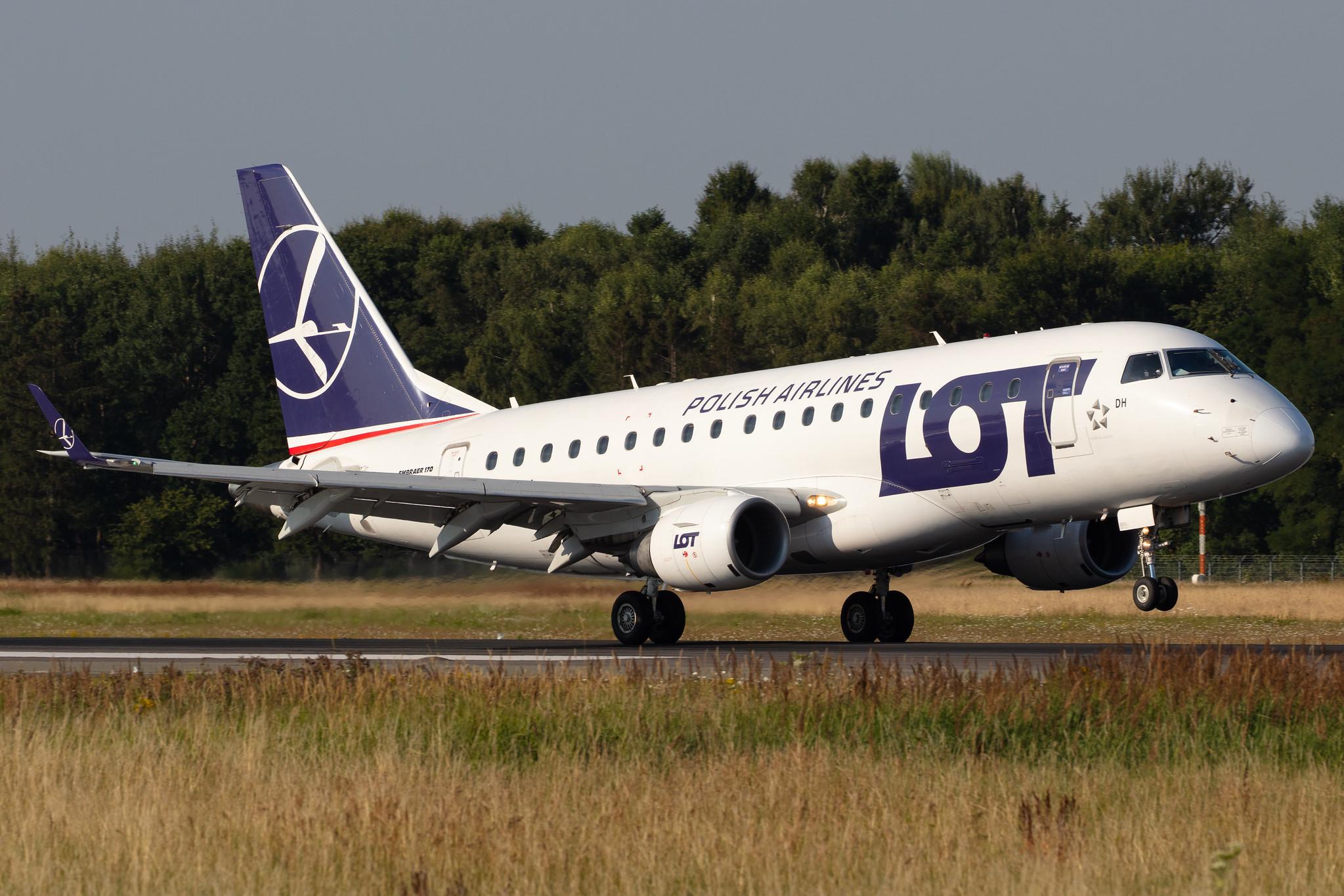Hamburg Airport: LOT (LO / LOT) |  Embraer E170STD E170 | SP-LDH | MSN 17000069